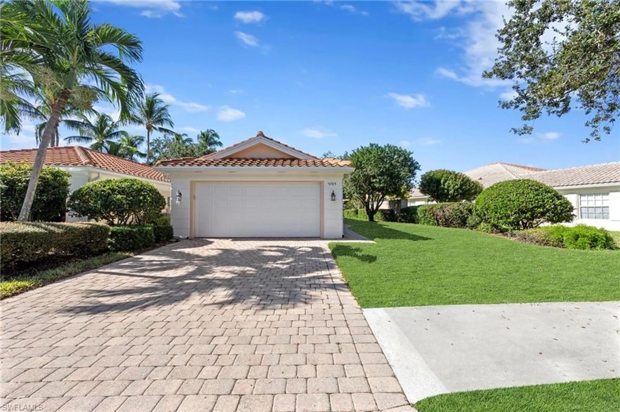 Property Slideshow image 17 of 42 | 5785 drummond way, Naples, FL, 34119
