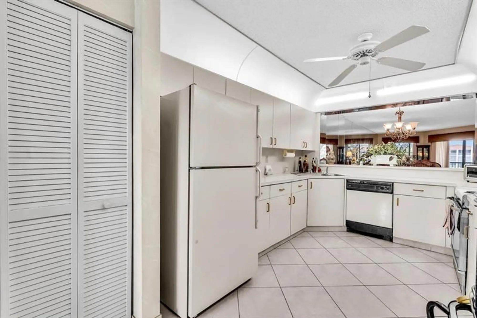 Property Slideshow image 7 of 83 | 7449 fairfax dr 211, Tamarac, FL, 33321