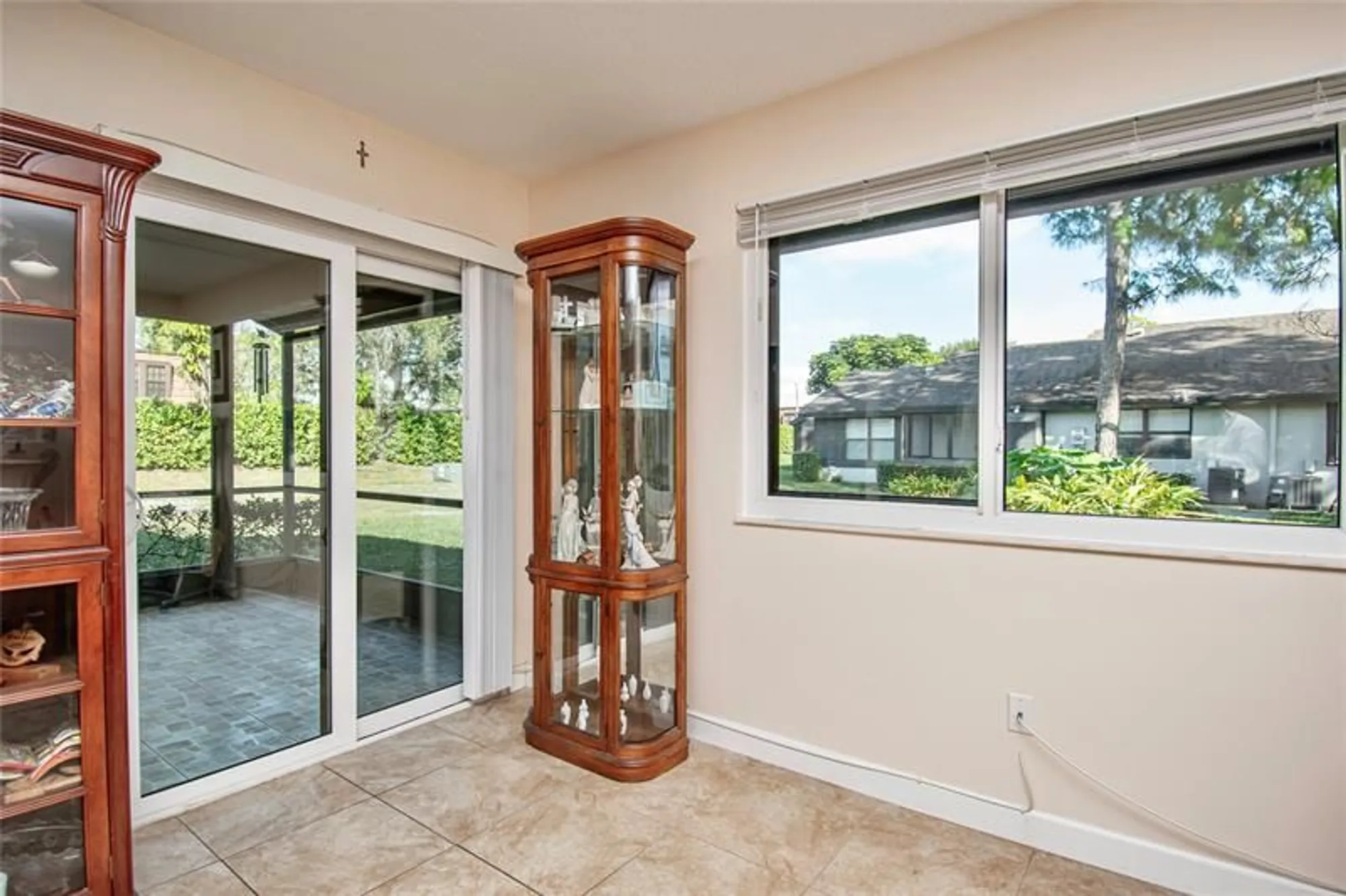 Property Slideshow image 19 of 64 | 381 ottawa ct, Royal Palm Beach, FL, 33411