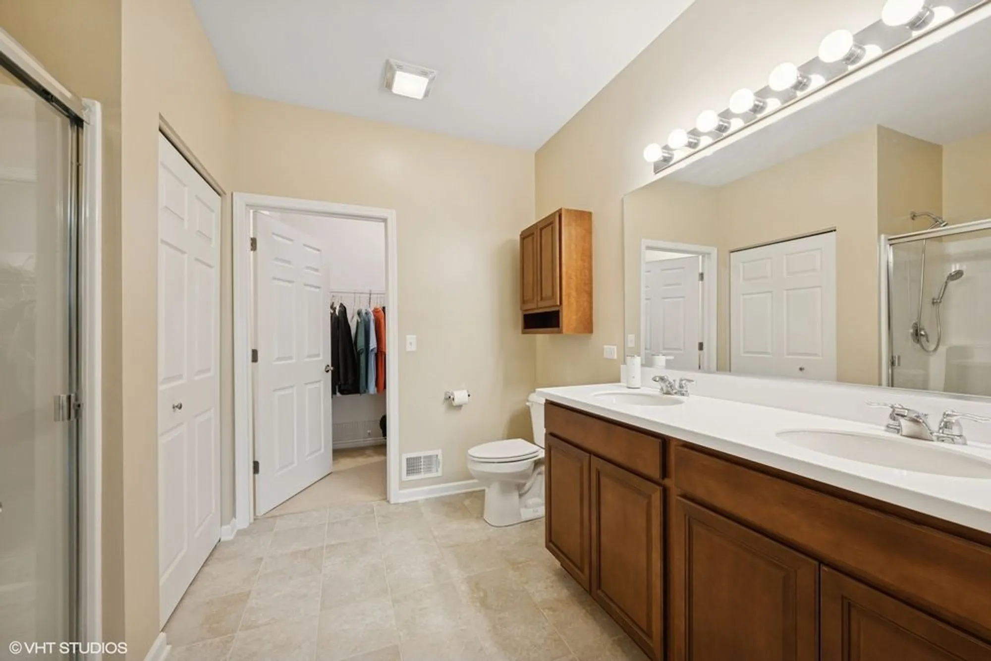 Property Slideshow image 8 of 19 | 451 mahogany dr, Algonquin, IL, 60102