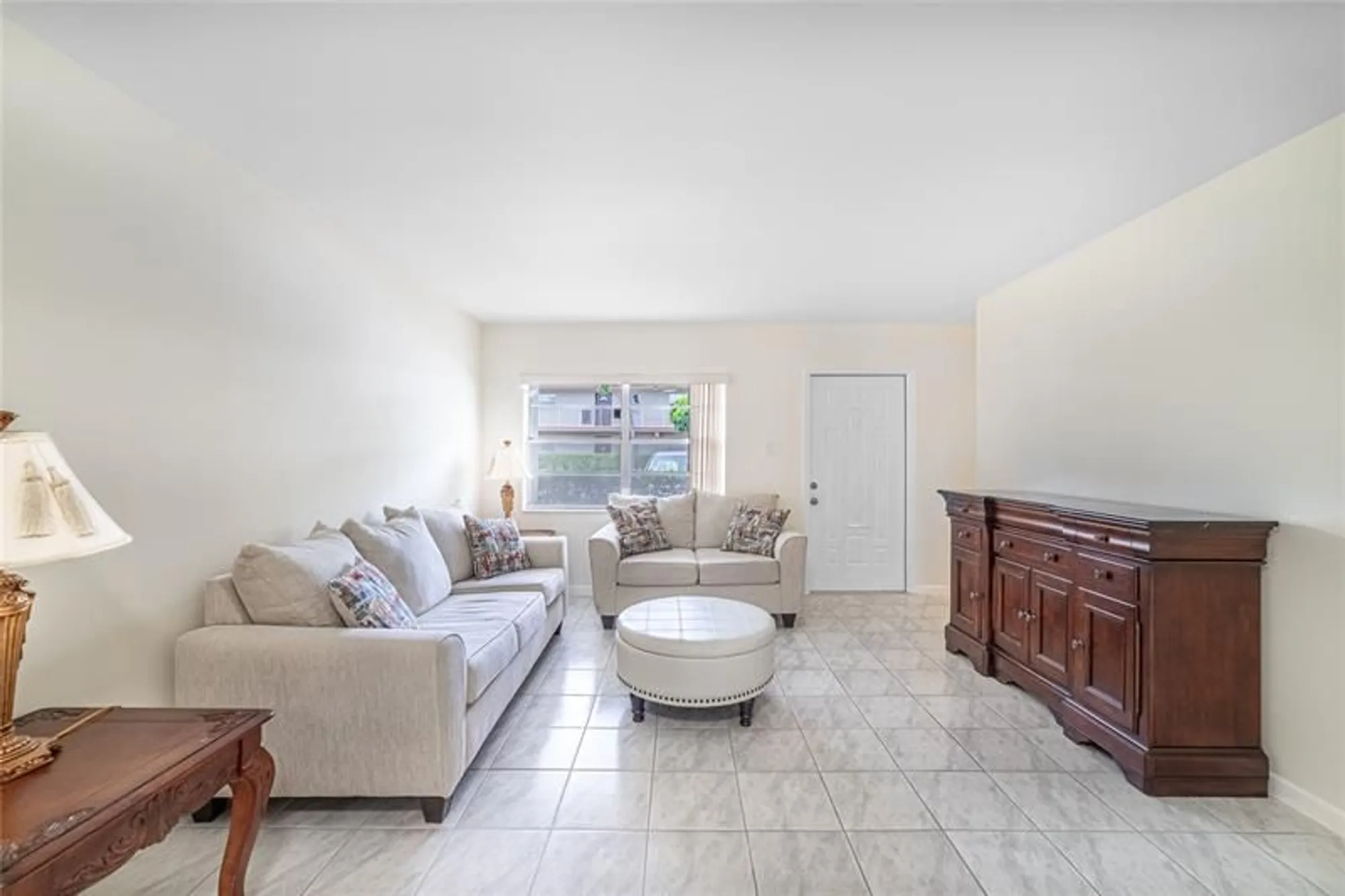 Property Slideshow image 9 of 30 | 600 nw 80th ave apt 105, Margate, FL, 33063