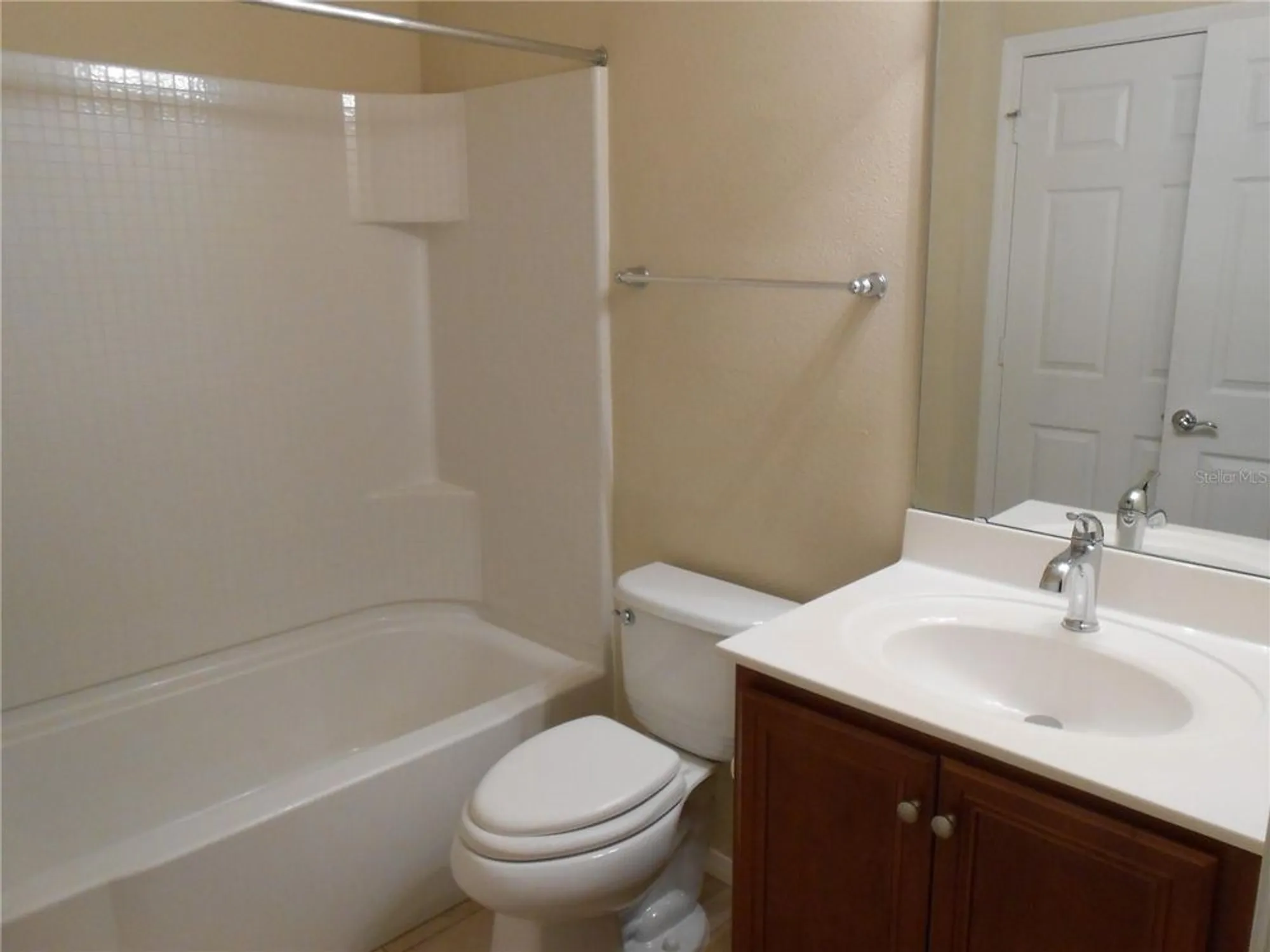 Property Slideshow image 19 of 61 | 344 mystic falls dr, Apollo Beach, FL, 33572