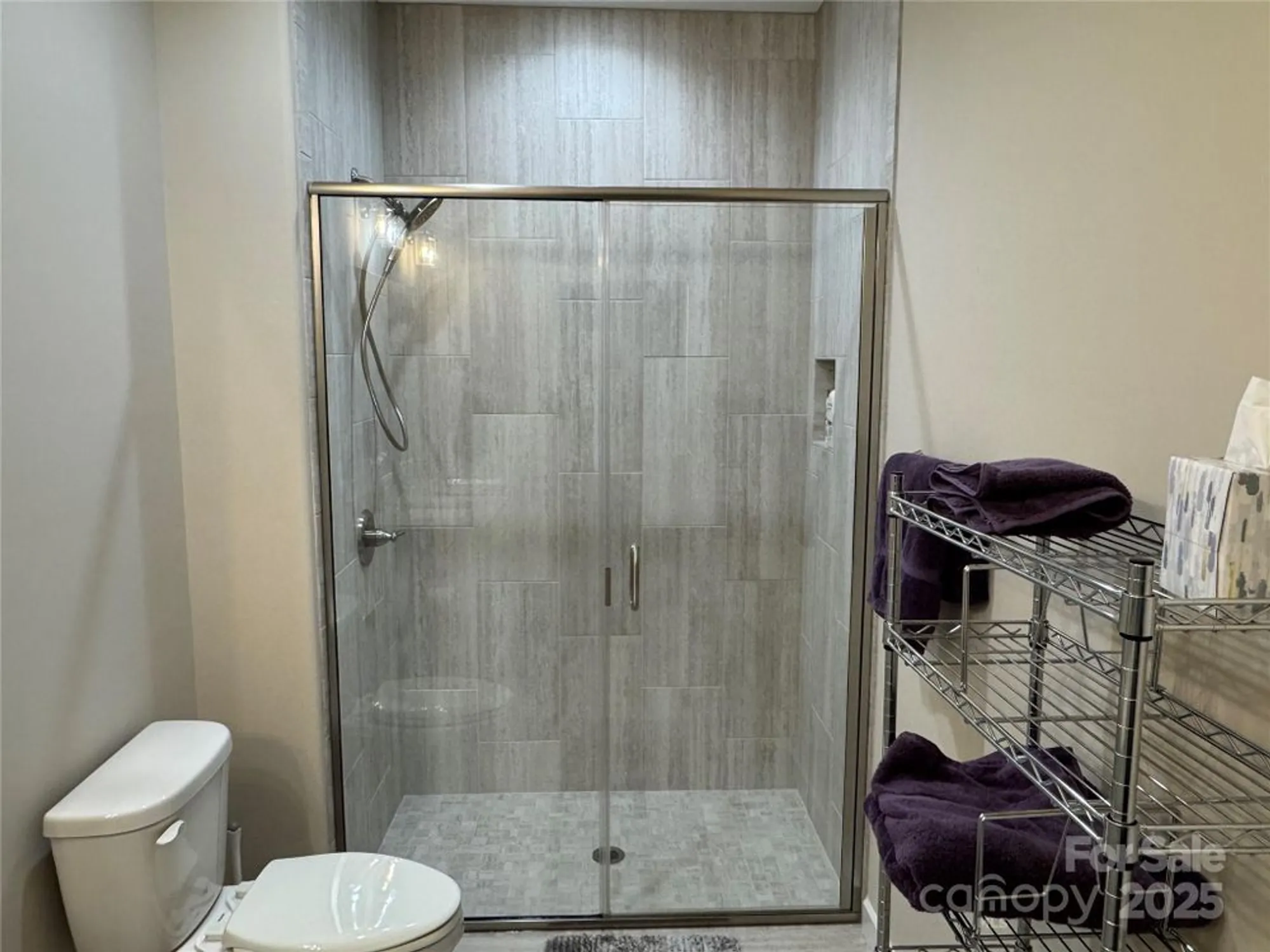 Property Slideshow image 20 of 26 | 2822 15th avenue pl se, Hickory, NC, 28602