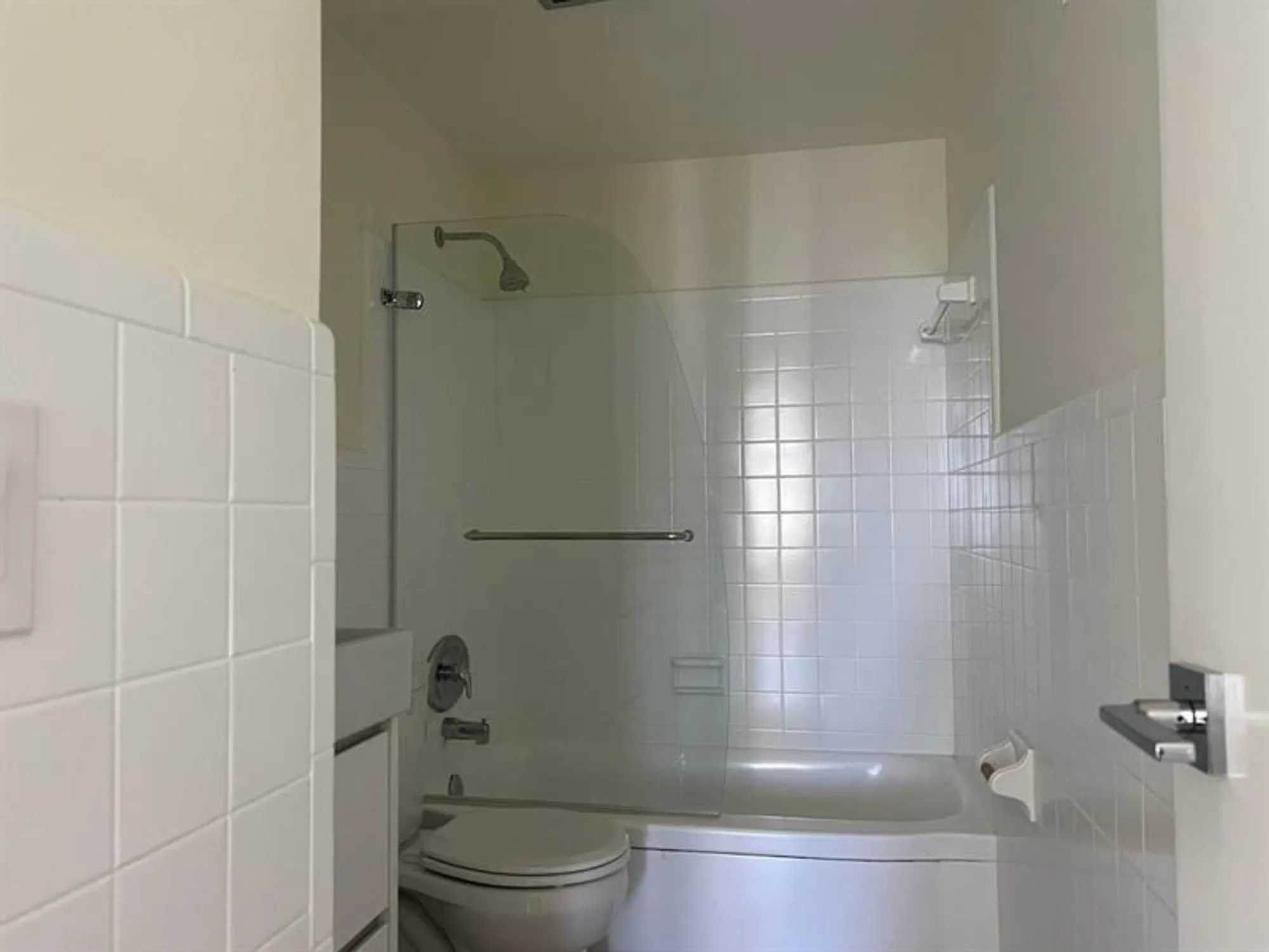 Property Slideshow image 32 of 39 | 3233 ne 34th st apt 1404, Fort Lauderdale, FL, 33308