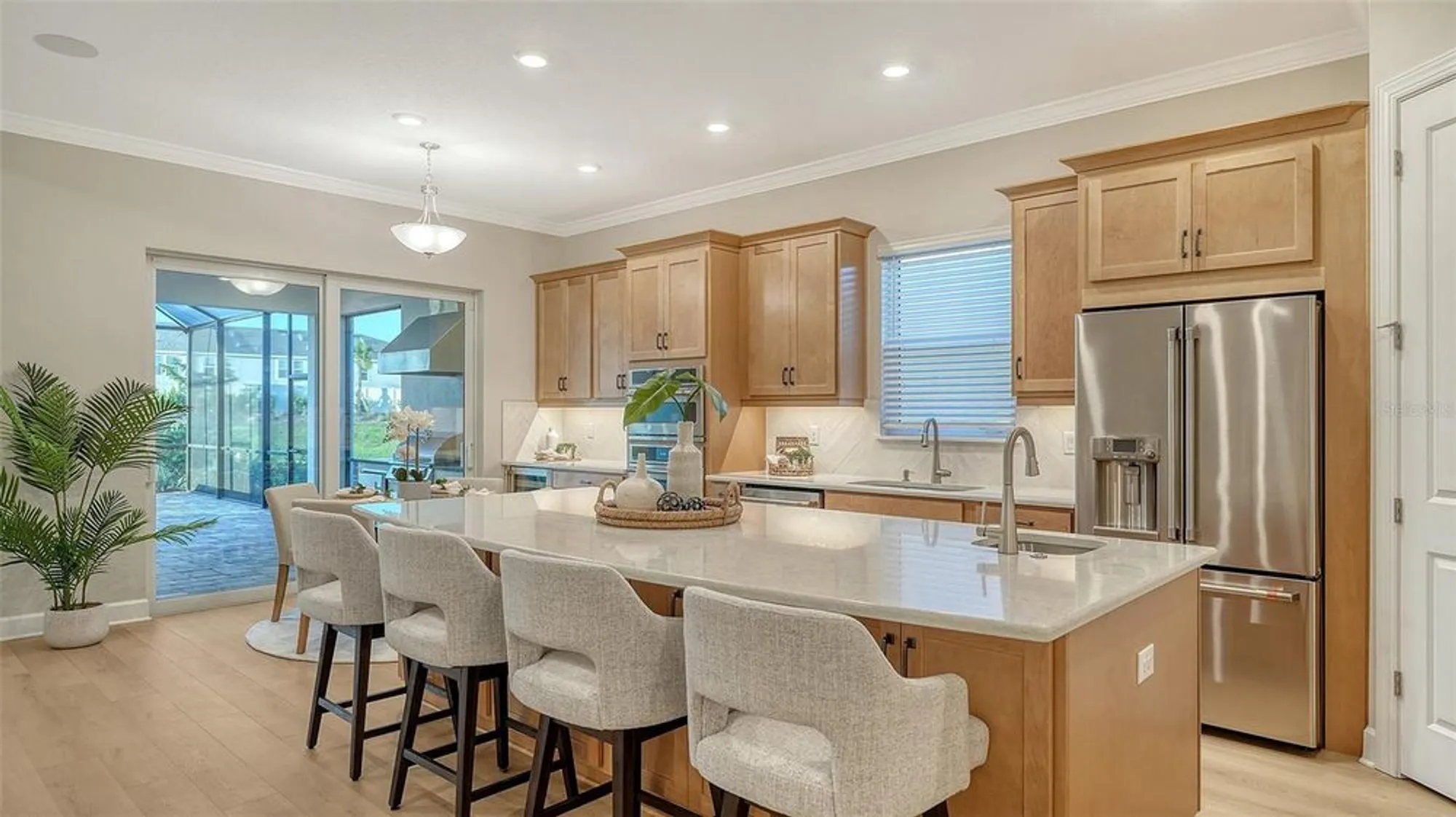 Property Slideshow image 14 of 90 | 16423 isola pl, Lakewood Ranch, FL, 34211