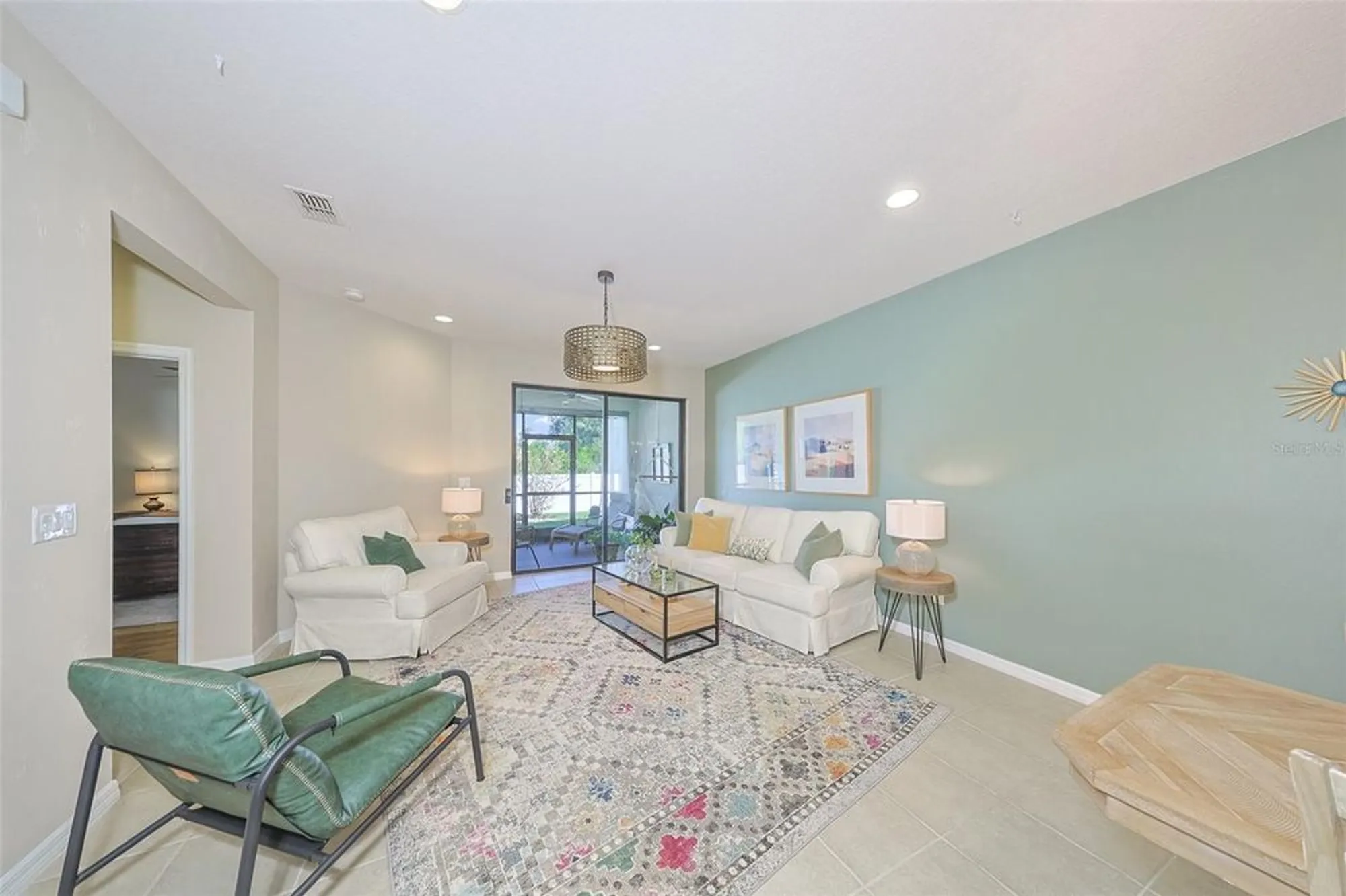 Property Slideshow image 17 of 70 | 329 bluewater falls ct, Apollo Beach, FL, 33572