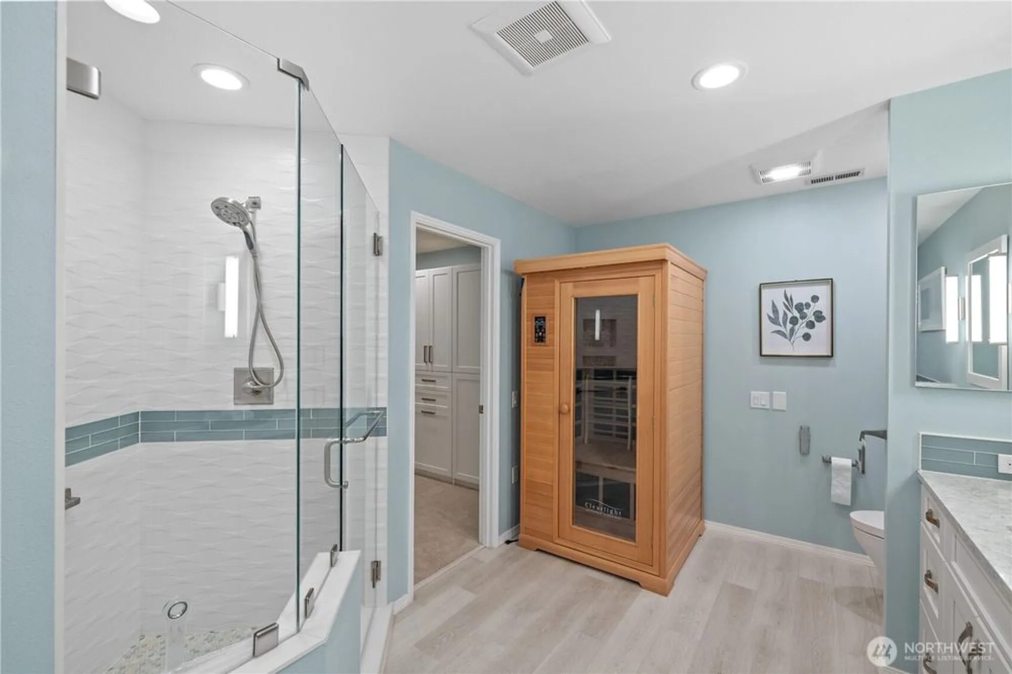 Property Slideshow image 16 of 27 | 22551 se 42nd ct # 2213, Issaquah, WA, 98029