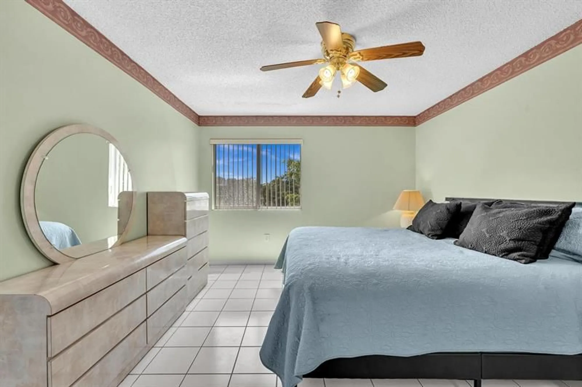 Property Slideshow image 21 of 72 | 9560 weldon cir apt j413, Fort Lauderdale, FL, 33321