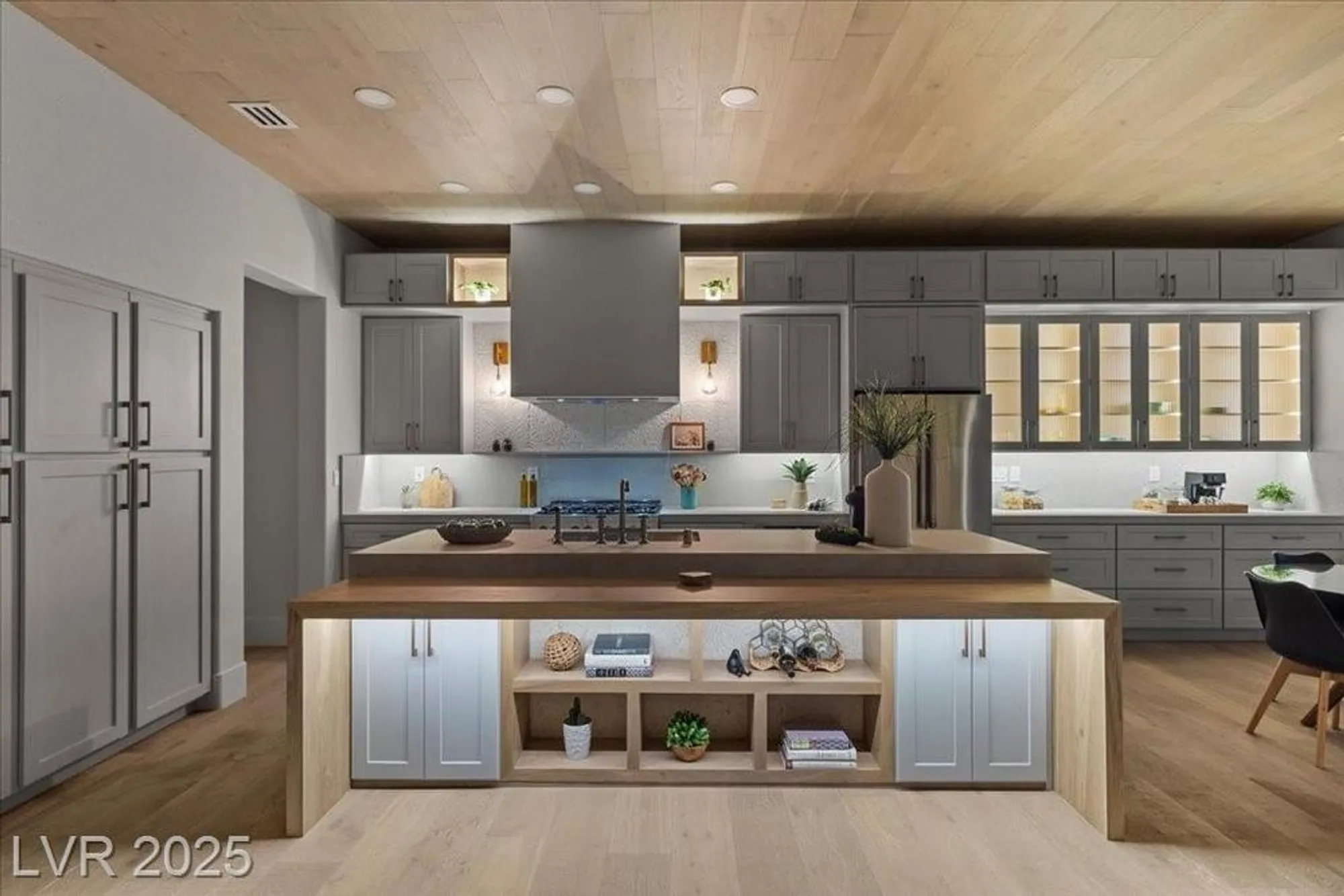 Property Slideshow image 24 of 78 | 2508 faiss dr, Las Vegas, NV, 89134