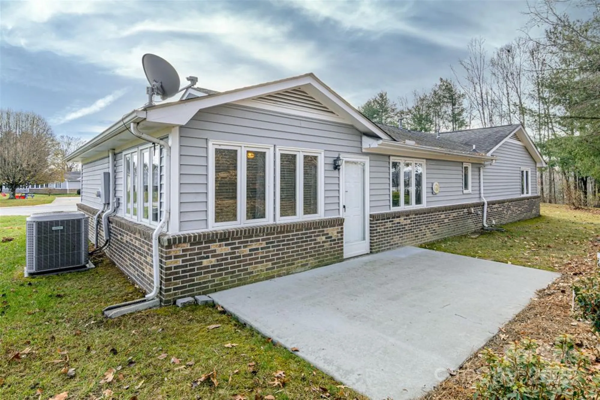 Property Slideshow image 34 of 37 | 308 dellford ct, Hendersonville, NC, 28792