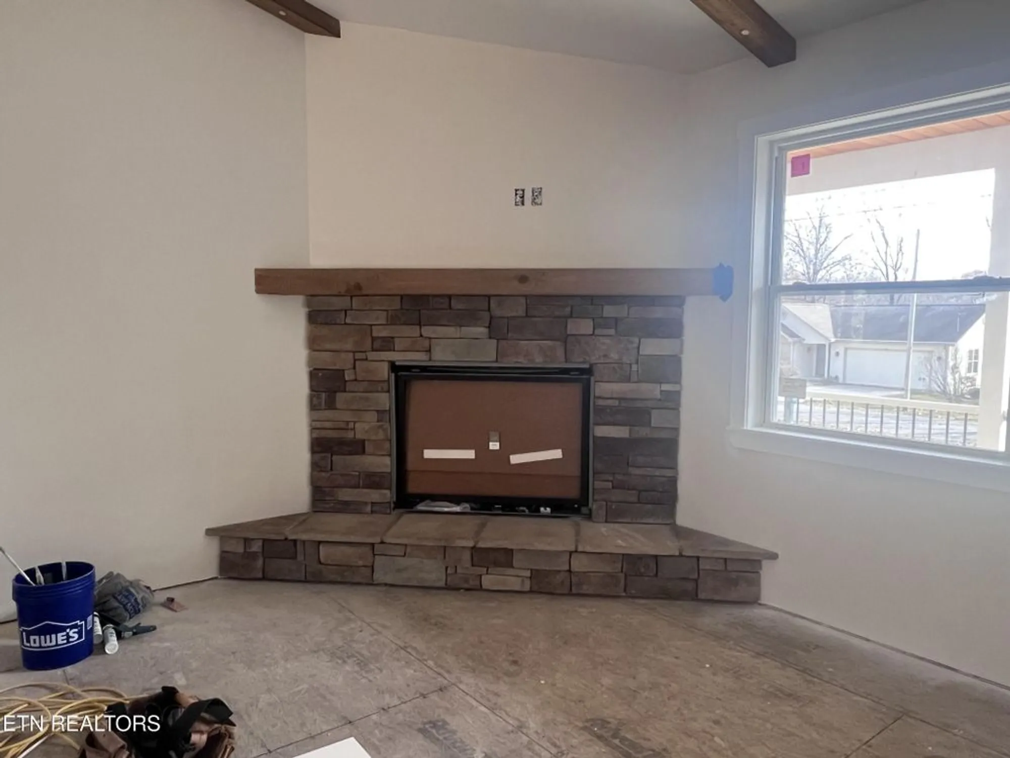 Property Slideshow image 9 of 13 | 114 britton ln, Crossville, TN, 38558