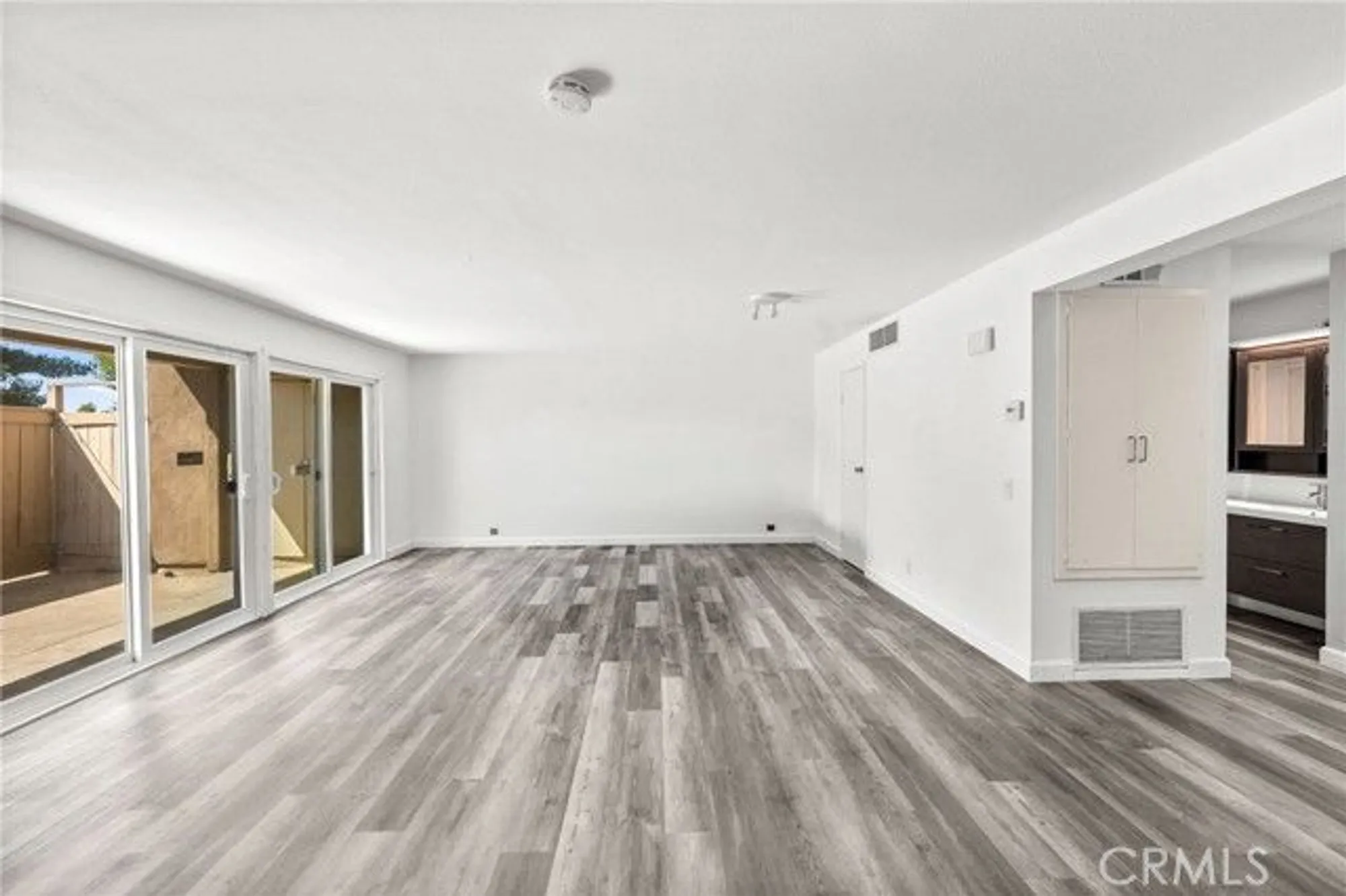 Property Slideshow image 8 of 23 | 28661 via las flores, Murrieta, CA, 92563