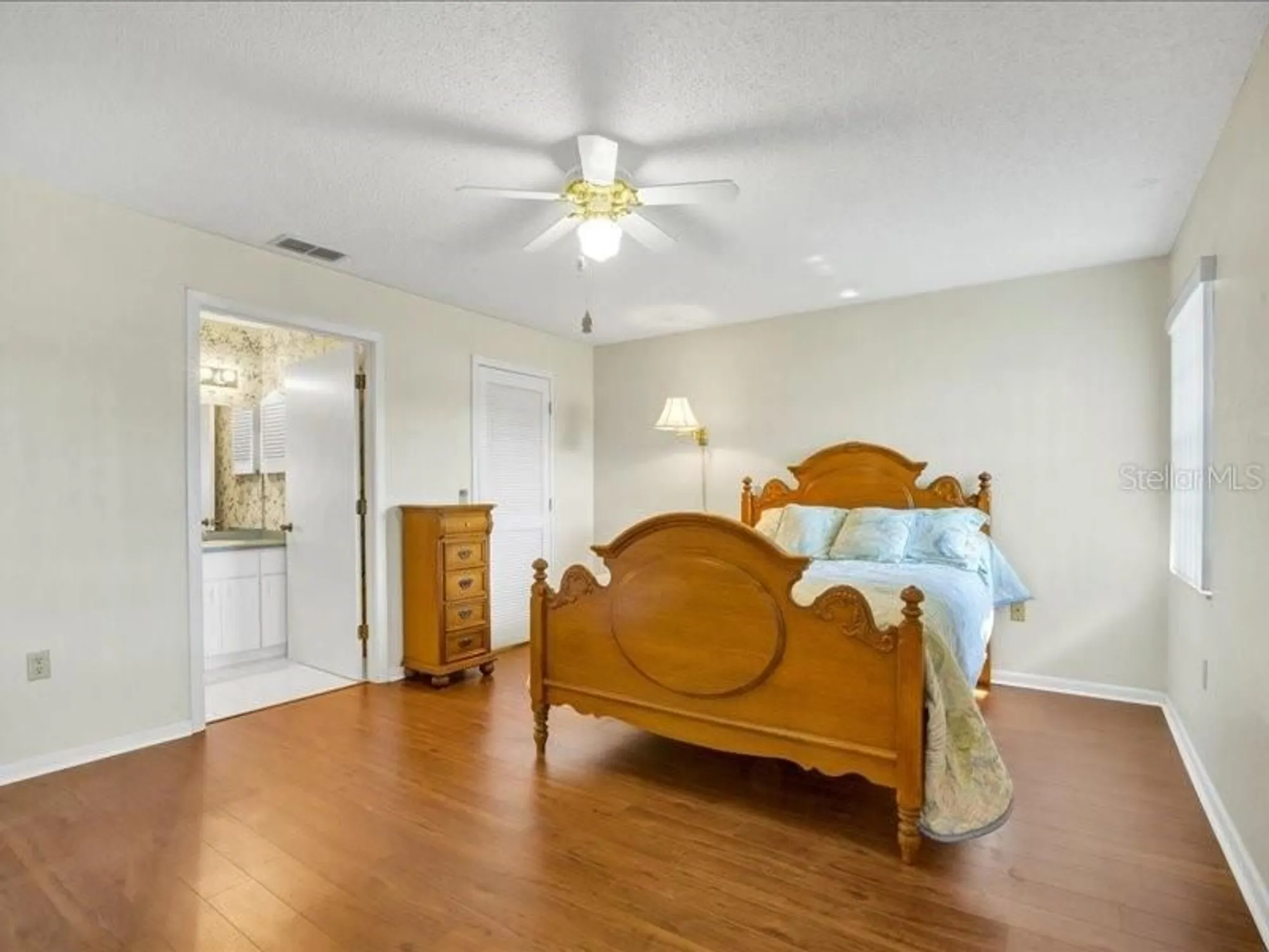 Property Slideshow image 13 of 36 | 1585 oakview cir, Winter Haven, FL, 33880
