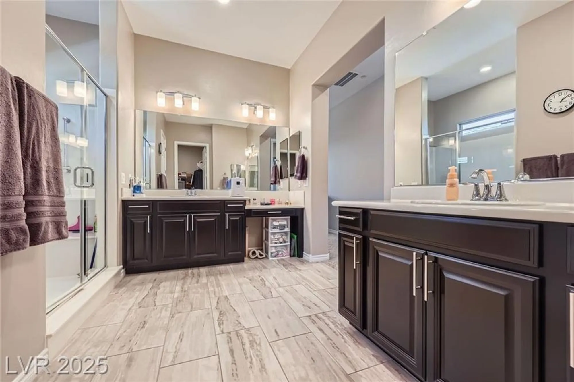 Property Slideshow image 16 of 45 | 800 rosewater dr, Henderson, NV, 89011