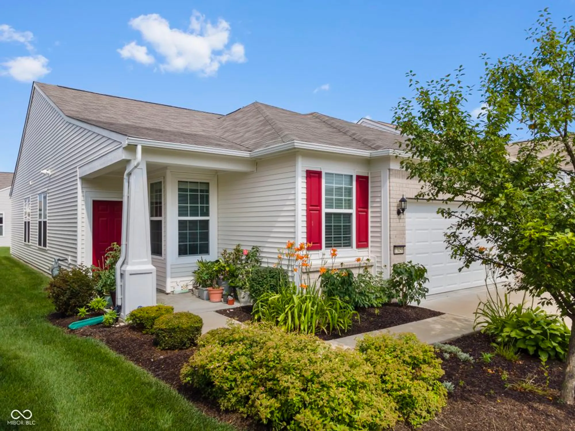 Property Slideshow image 1 of 52 | 13456 ravenswood trl, Fishers, IN, 46037