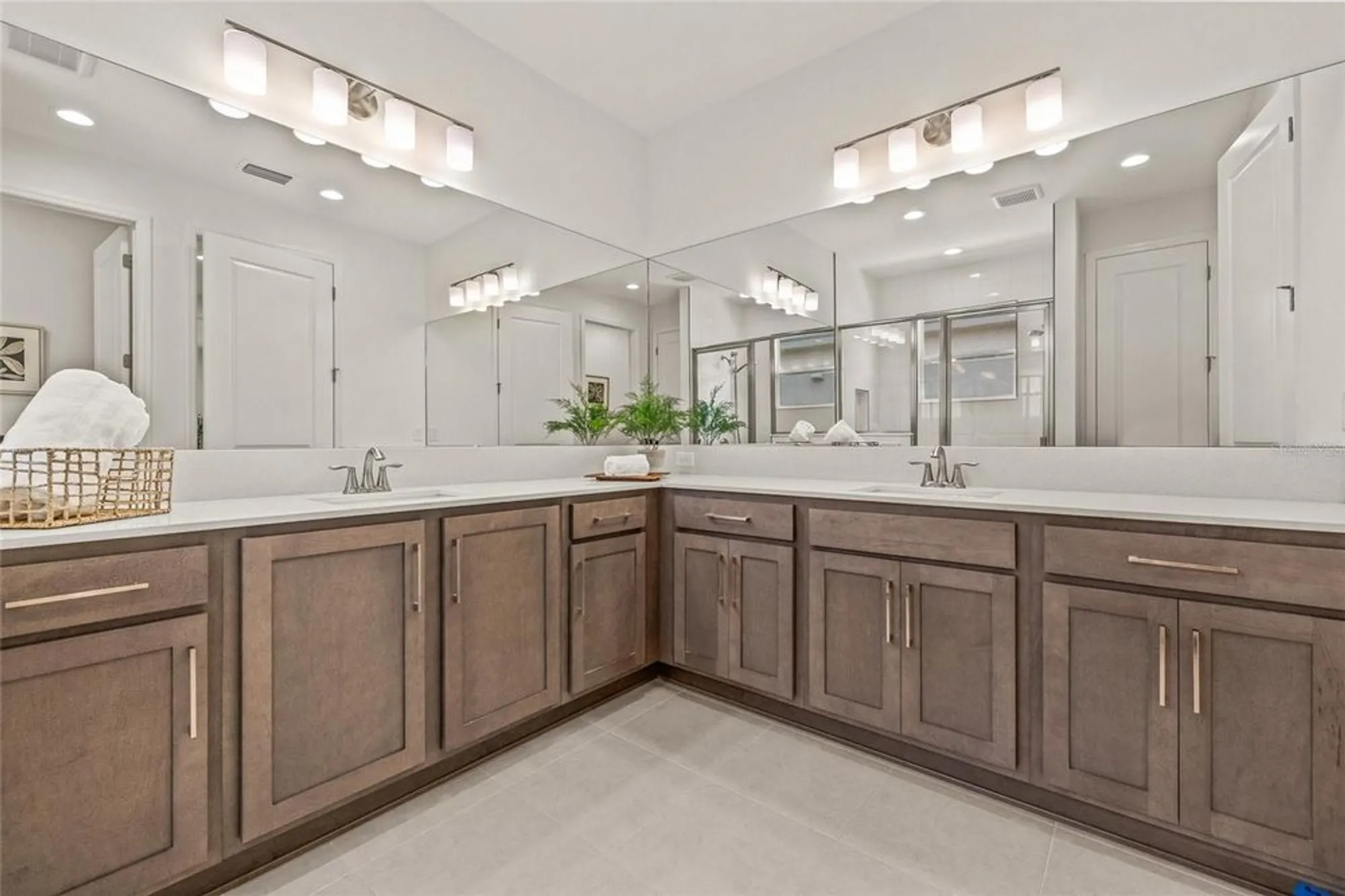 Property Slideshow image 30 of 47 | 32565 veneto pl, Wesley Chapel, FL, 33543