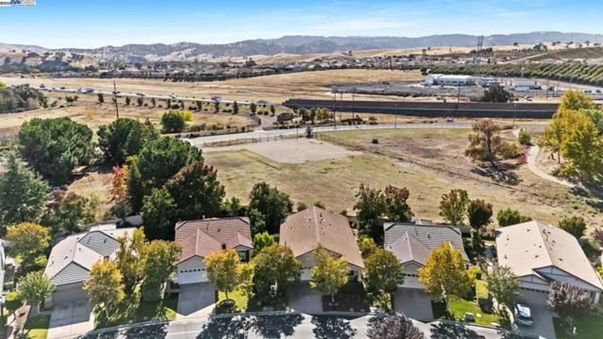 Property Slideshow image 33 of 36 | 993 centennial dr, Brentwood, CA, 94513