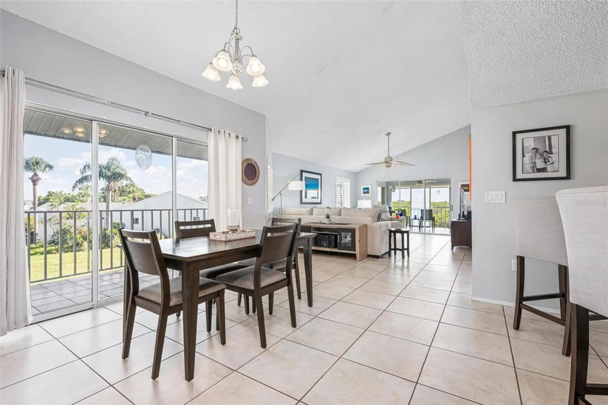 Property Slideshow image 6 of 53 | 1103 edgewater cir # 1103, Bradenton, FL, 34209