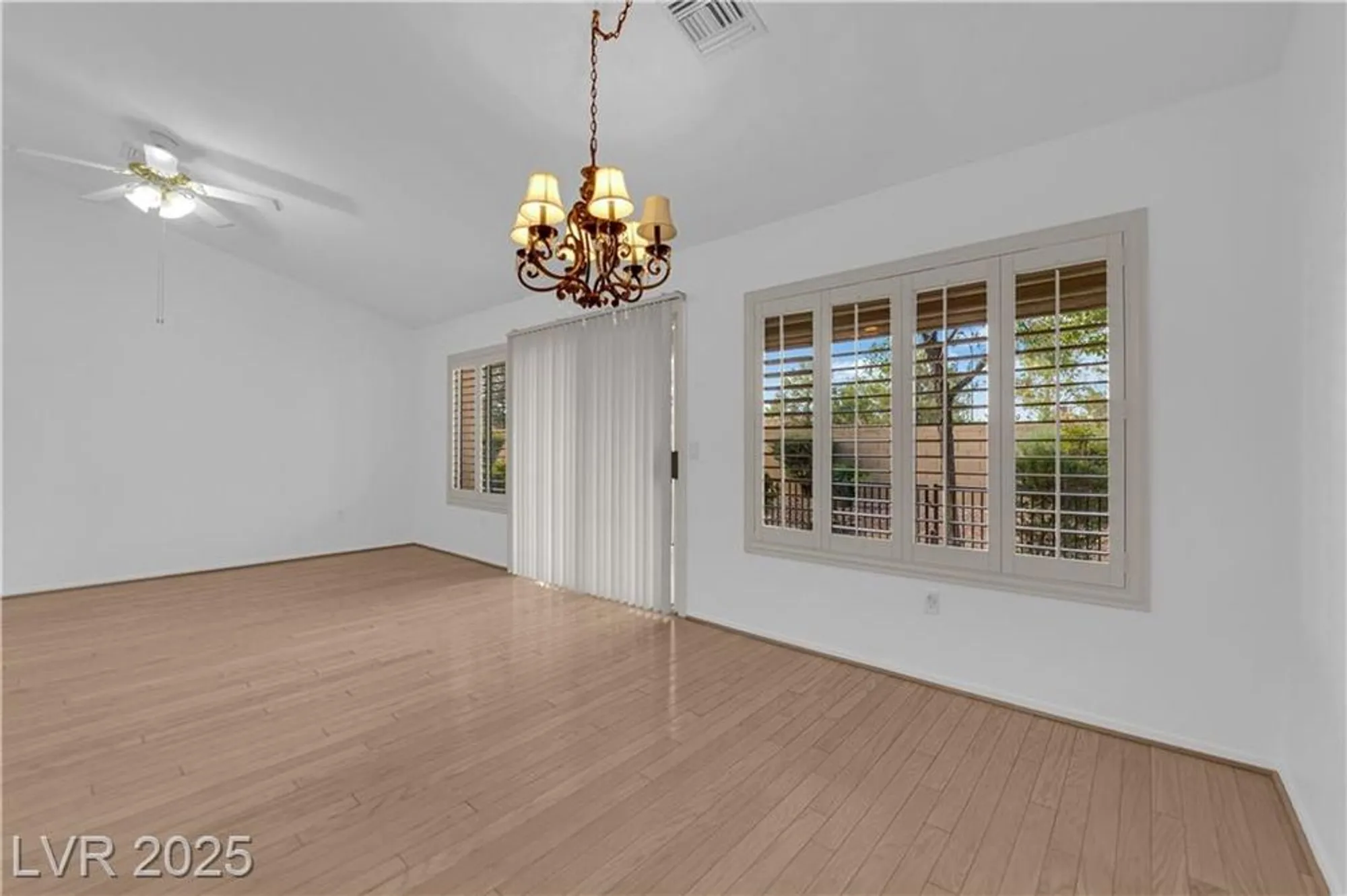 Property Slideshow image 11 of 40 | 9424 gold mountain dr, Las Vegas, NV, 89134