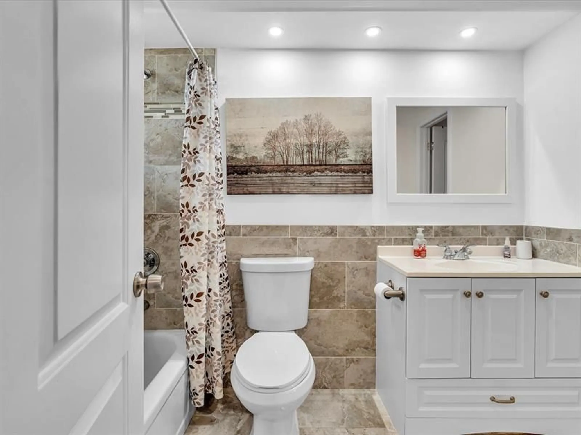 Property Slideshow image 35 of 41 | 2801 nw 47th ter apt 106, Lauderdale Lakes, FL, 33313