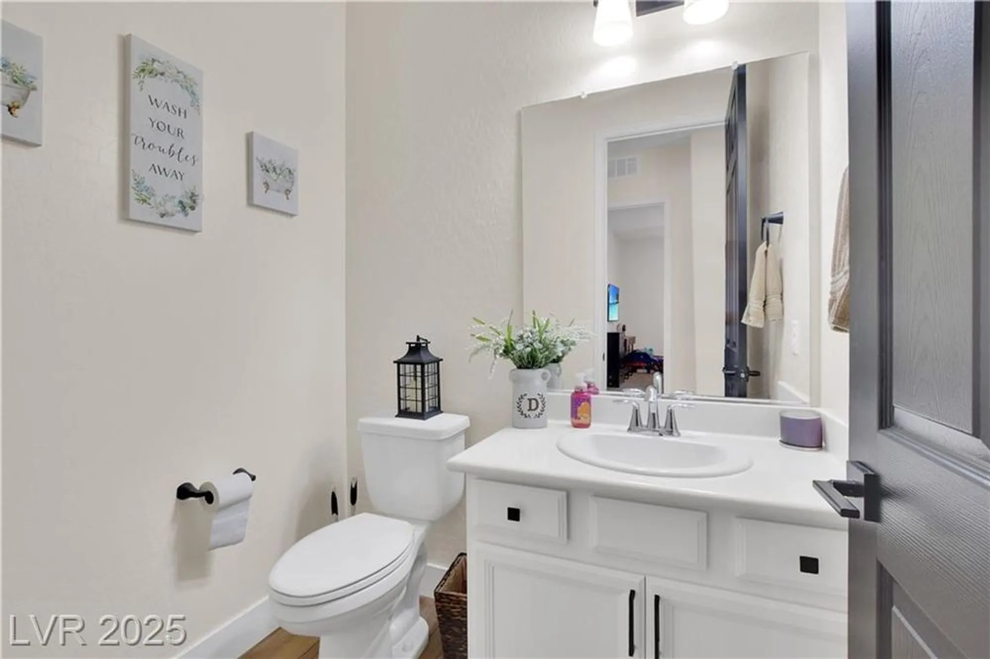 Property Slideshow image 16 of 30 | 677 look lively ct, Henderson, NV, 89011