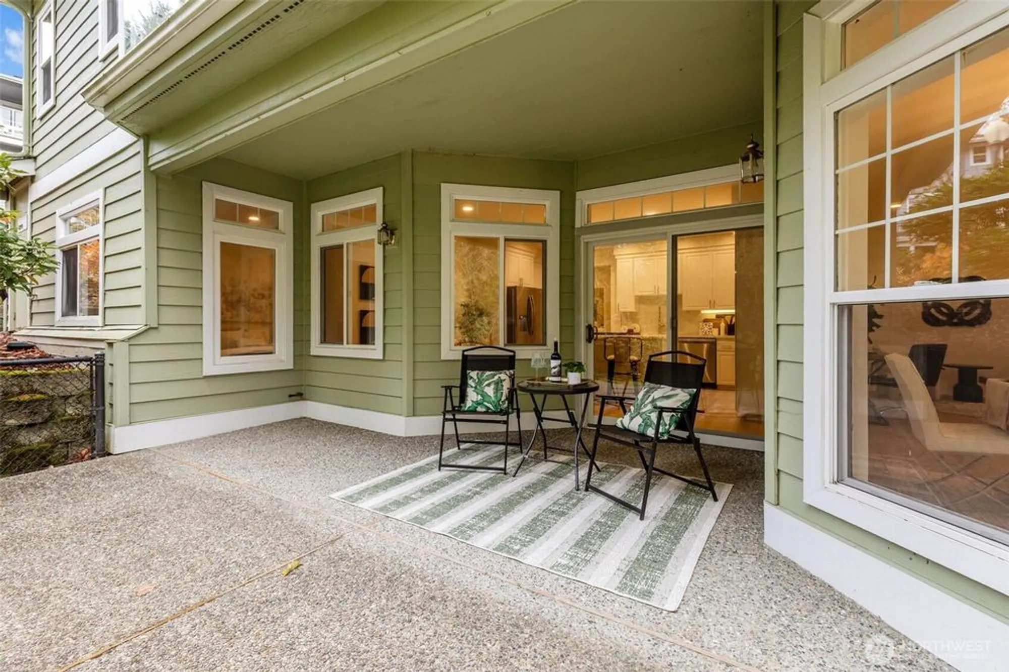 Property Slideshow image 28 of 40 | 22637 se 44th ln, Issaquah, WA, 98029