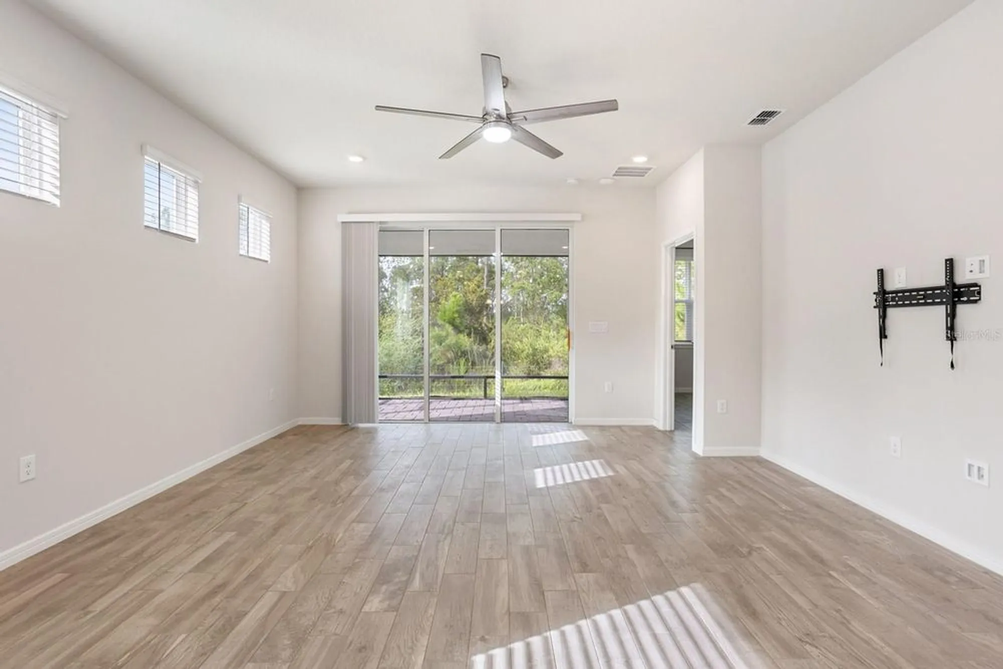 Property Slideshow image 11 of 40 | 2458 cliff way, Saint Cloud, FL, 34771