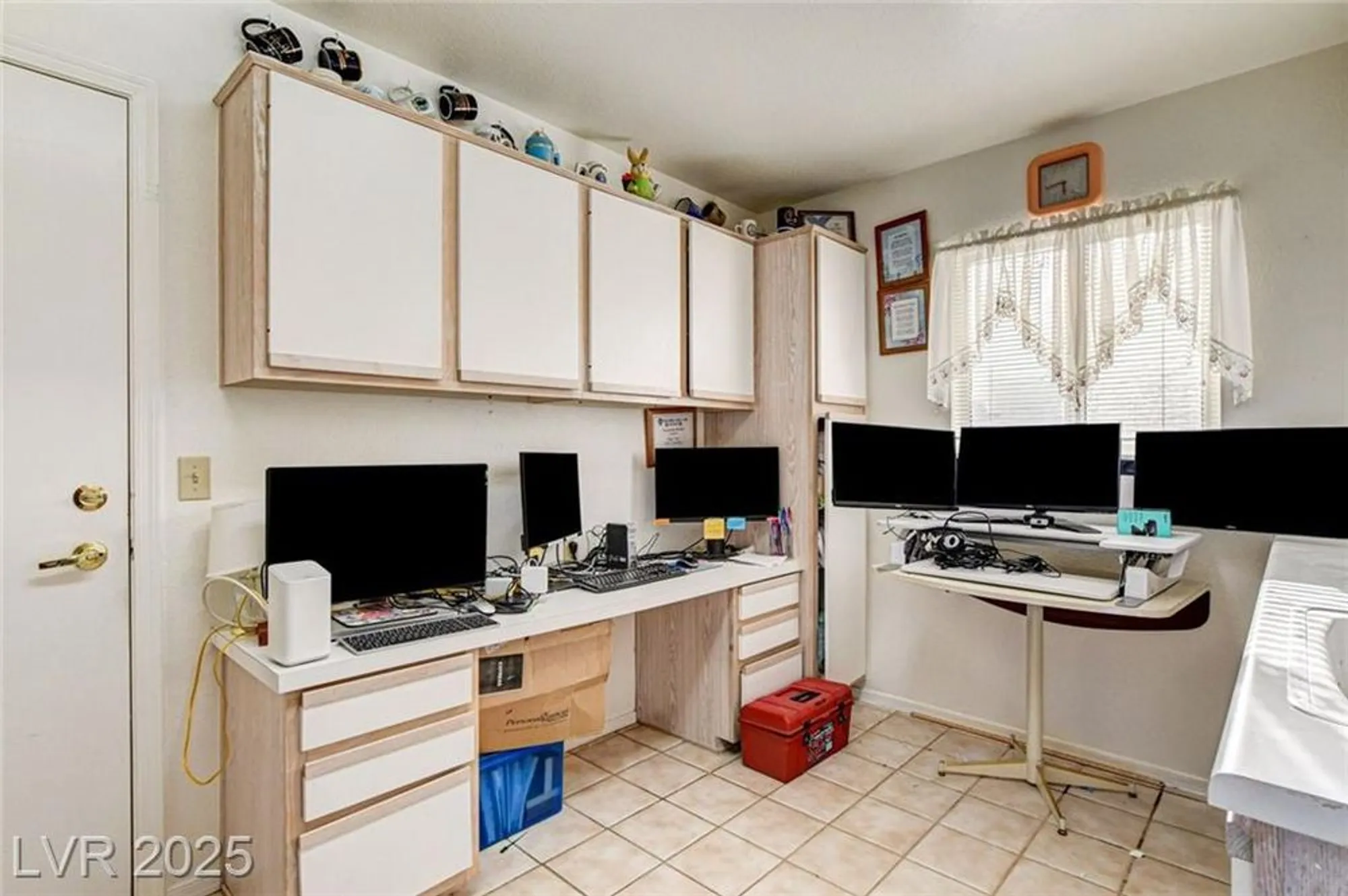 Property Slideshow image 41 of 48 | 8844 sunny mead ct, Las Vegas, NV, 89134