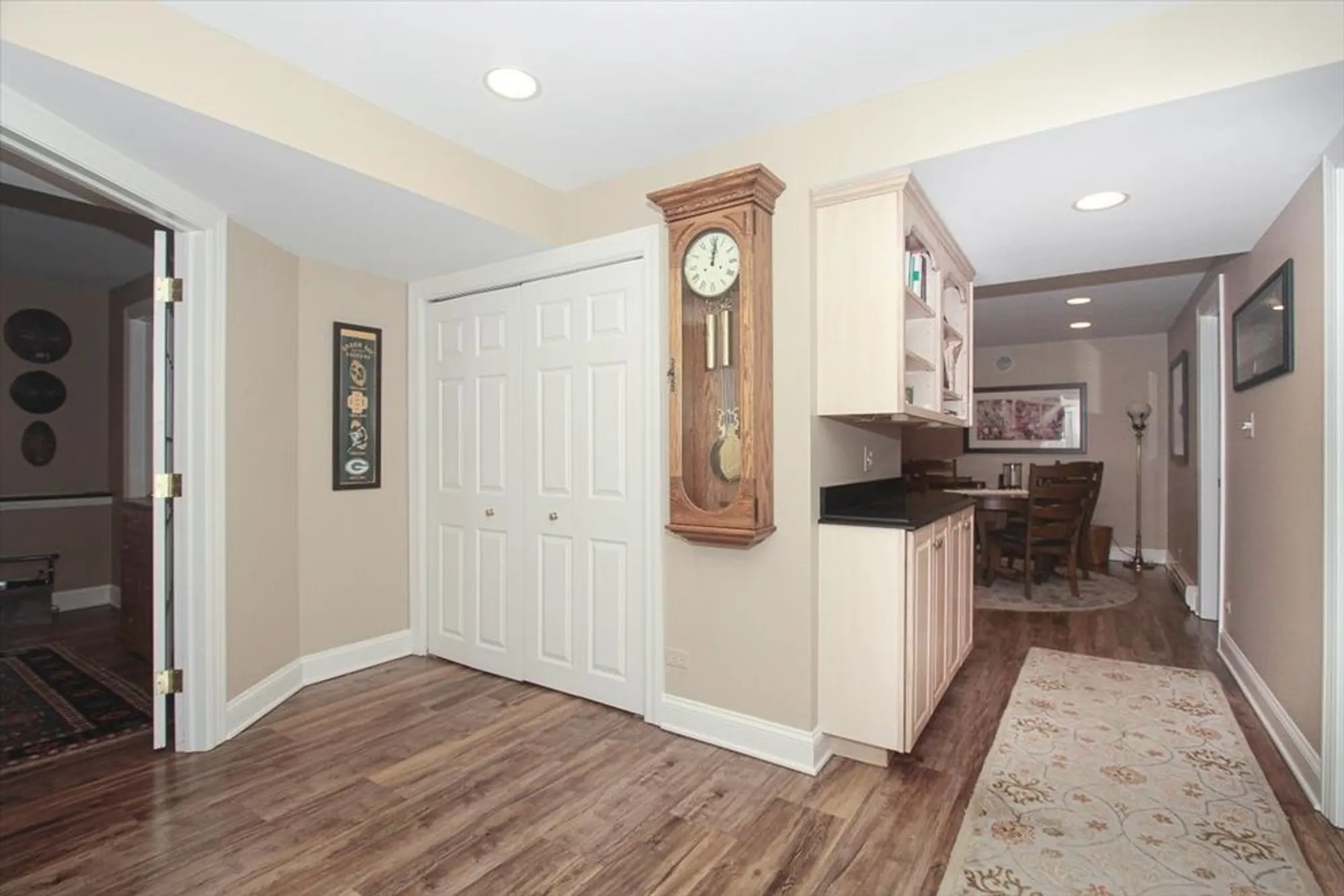 Property Slideshow image 22 of 54 | 660 old barn rd # f-24, Lake Barrington, IL, 60010