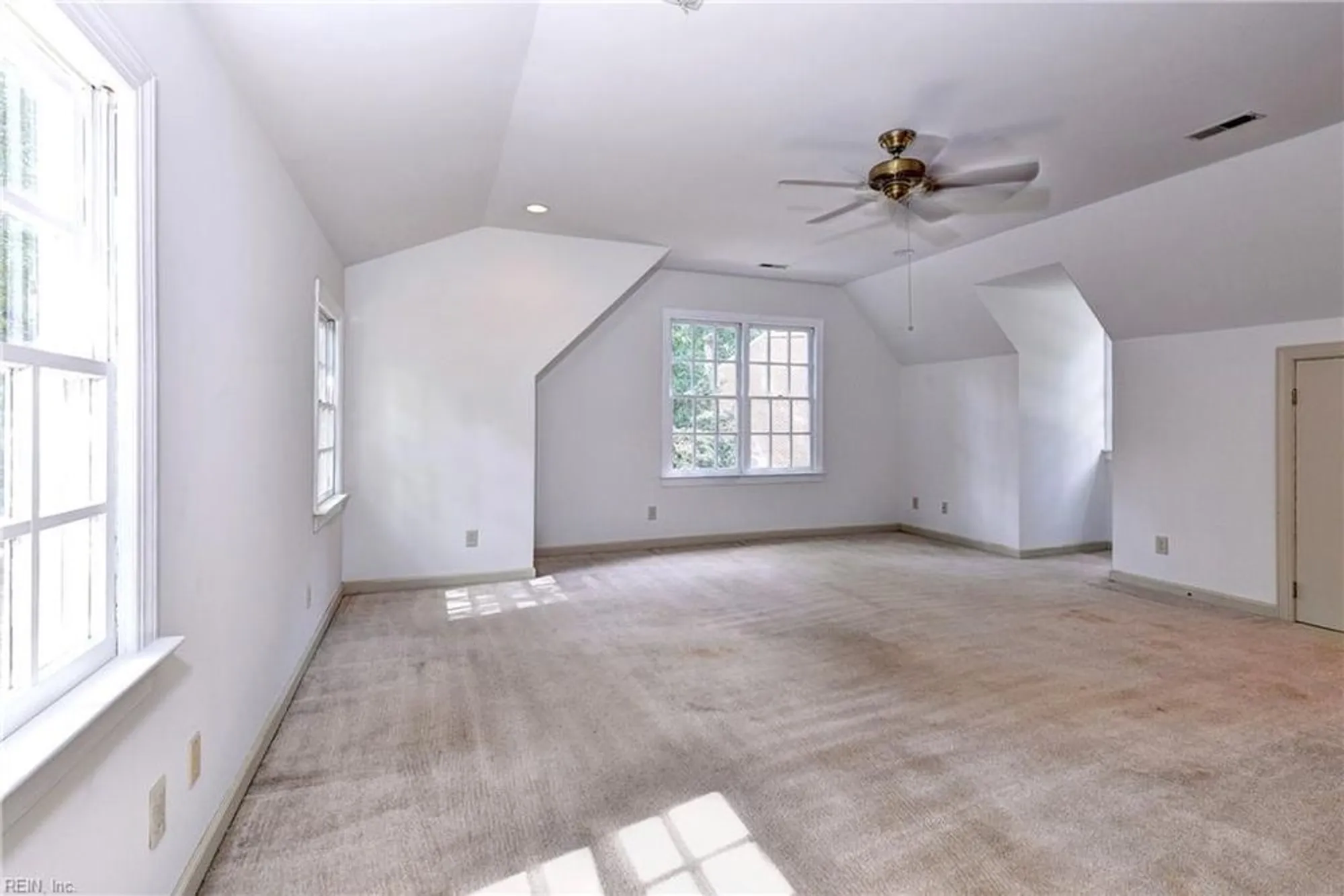 Property Slideshow image 23 of 45 | 136 thomas dale, Williamsburg, VA, 23185