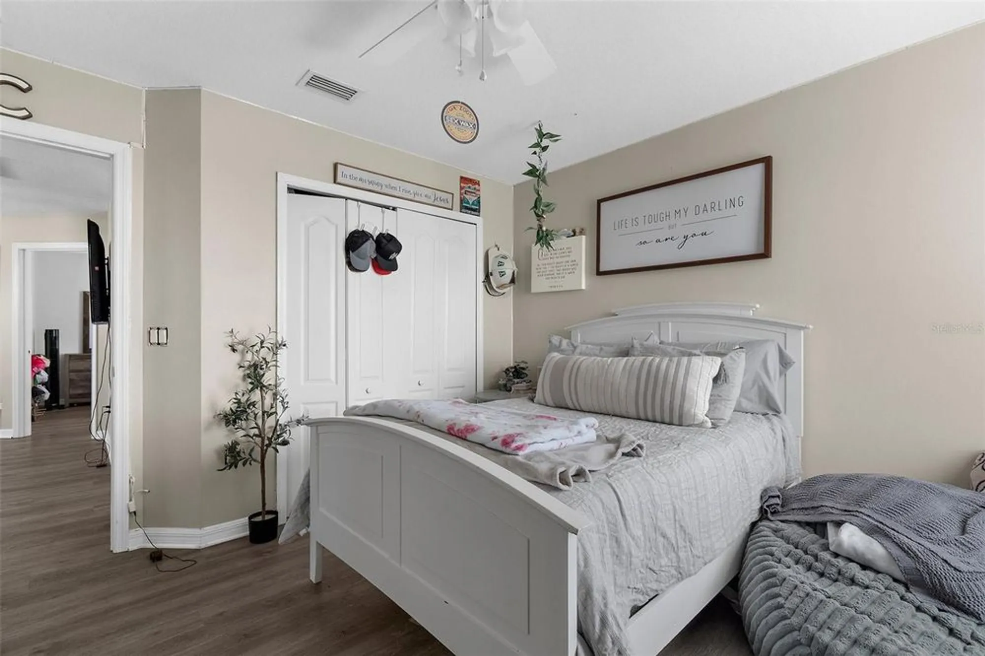 Property Slideshow image 27 of 50 | 12520 shimmering oak cir, Venice, FL, 34293