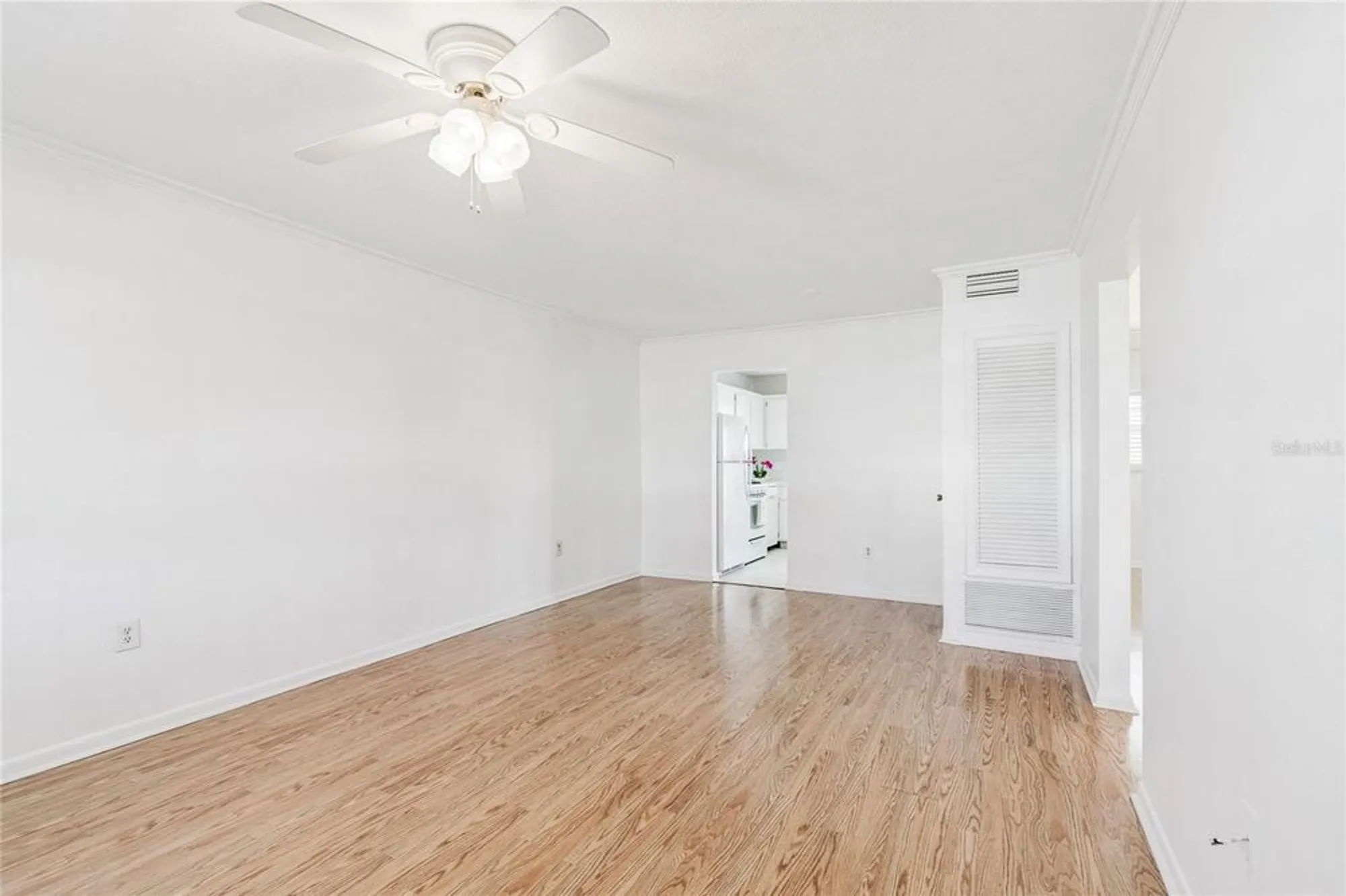 Property Slideshow image 3 of 28 | 5122 iris dr n # 12, Pinellas Park, FL, 33782