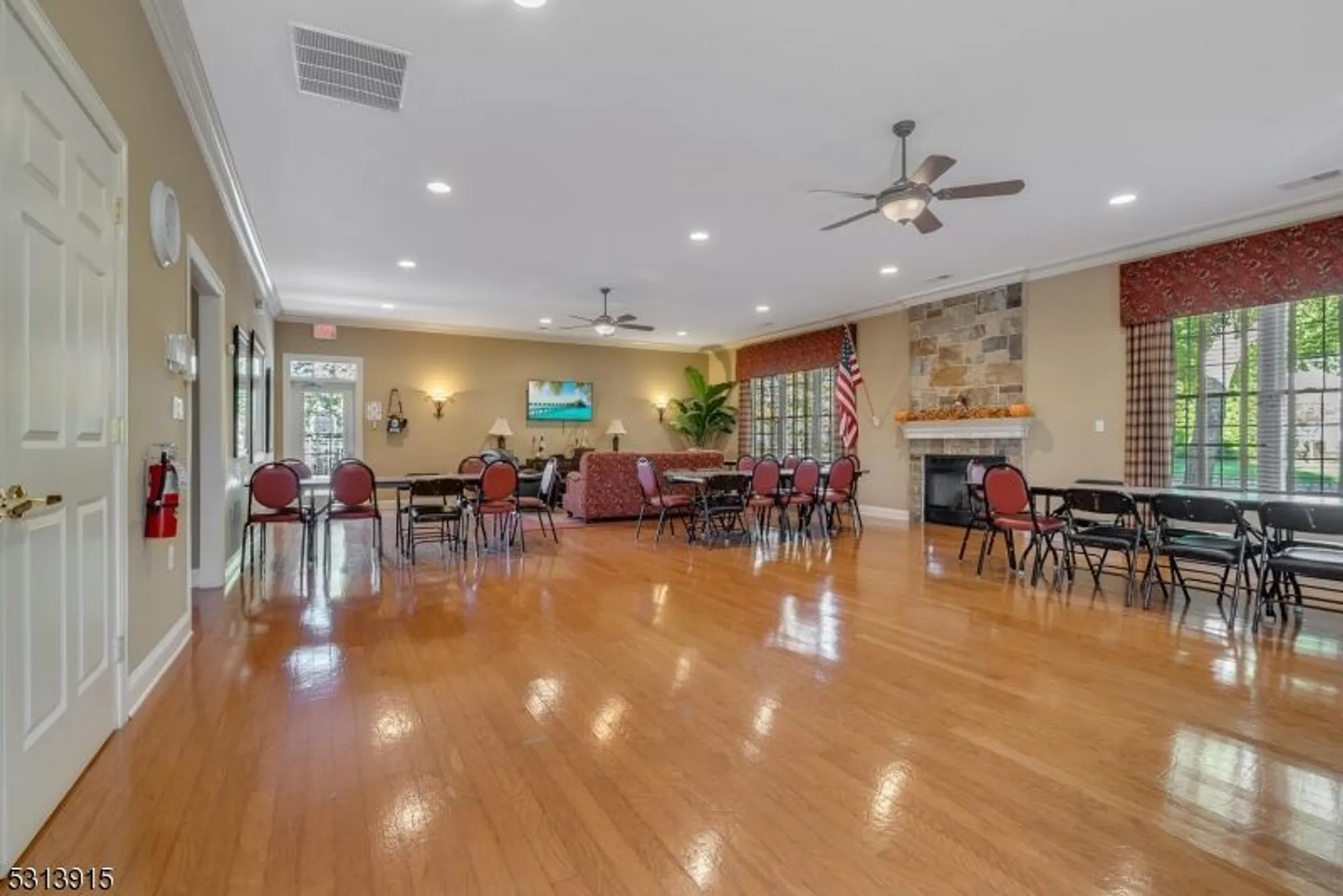 Property Slideshow image 29 of 48 | 6015 brookfield glen dr # 15, Belvidere, NJ, 07823