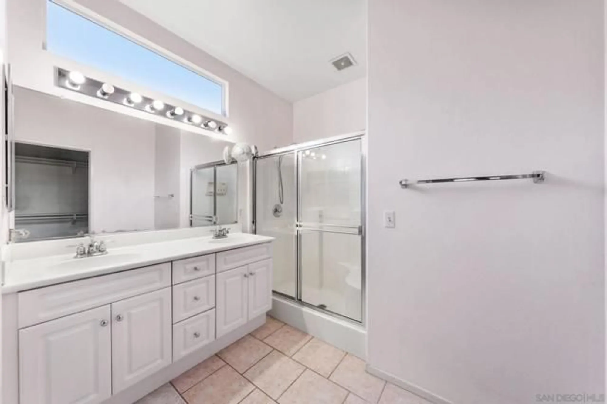 Property Slideshow image 26 of 37 | 27992 whisperwood dr, Menifee, CA, 92584