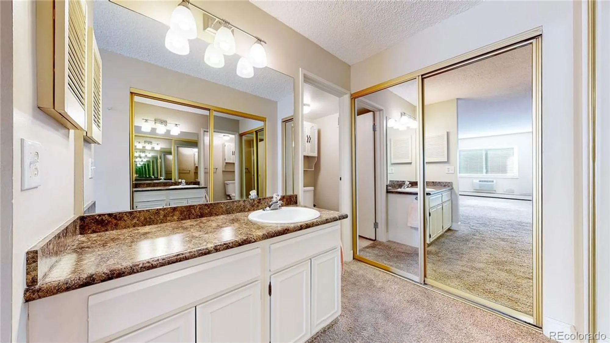 Property Slideshow image 10 of 29 | 13691 e marina dr apt 405, Aurora, CO, 80014