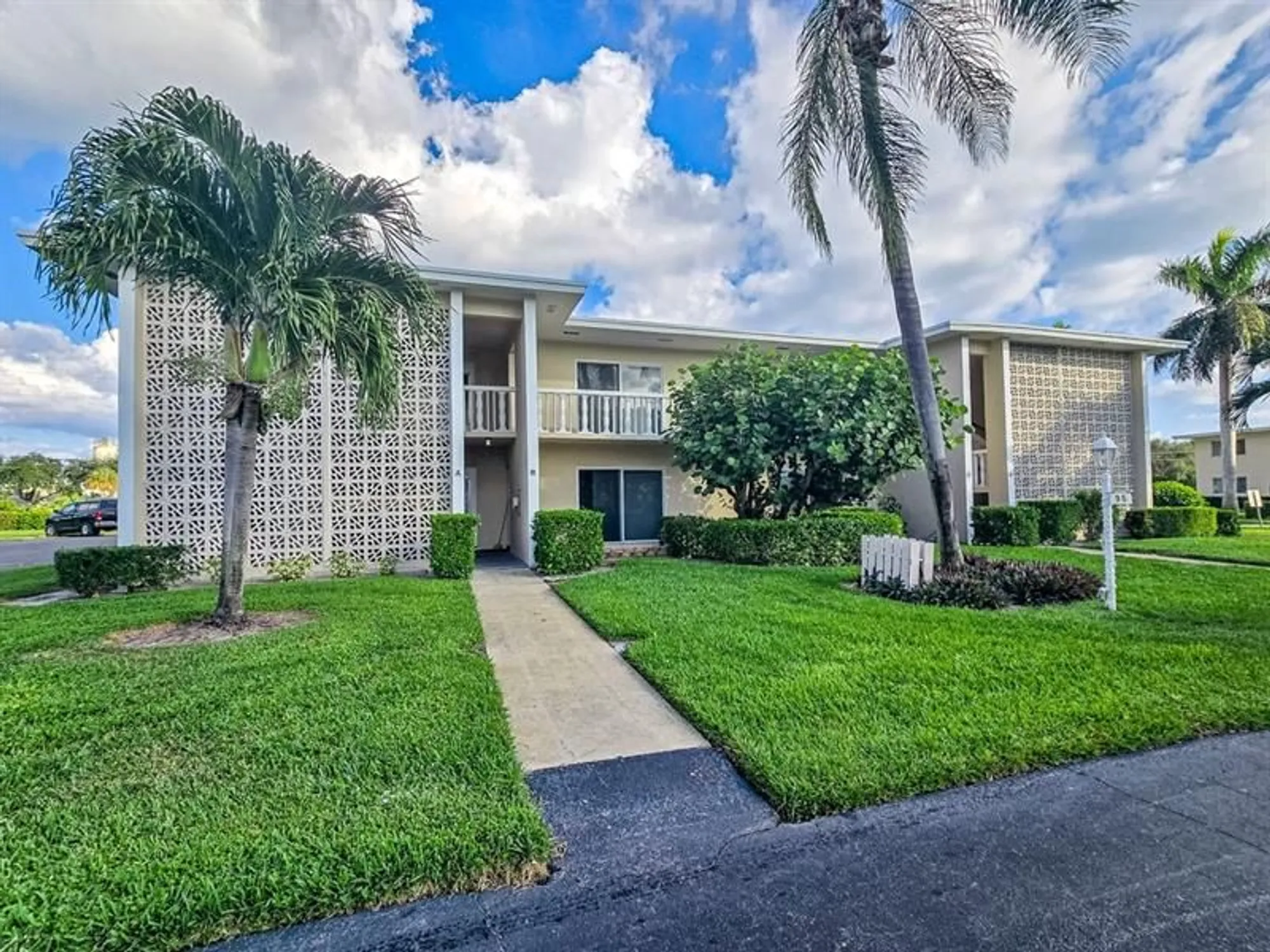 Property Slideshow image 11 of 15 | 95 north blvd apt 2b, Boynton Beach, FL, 33435