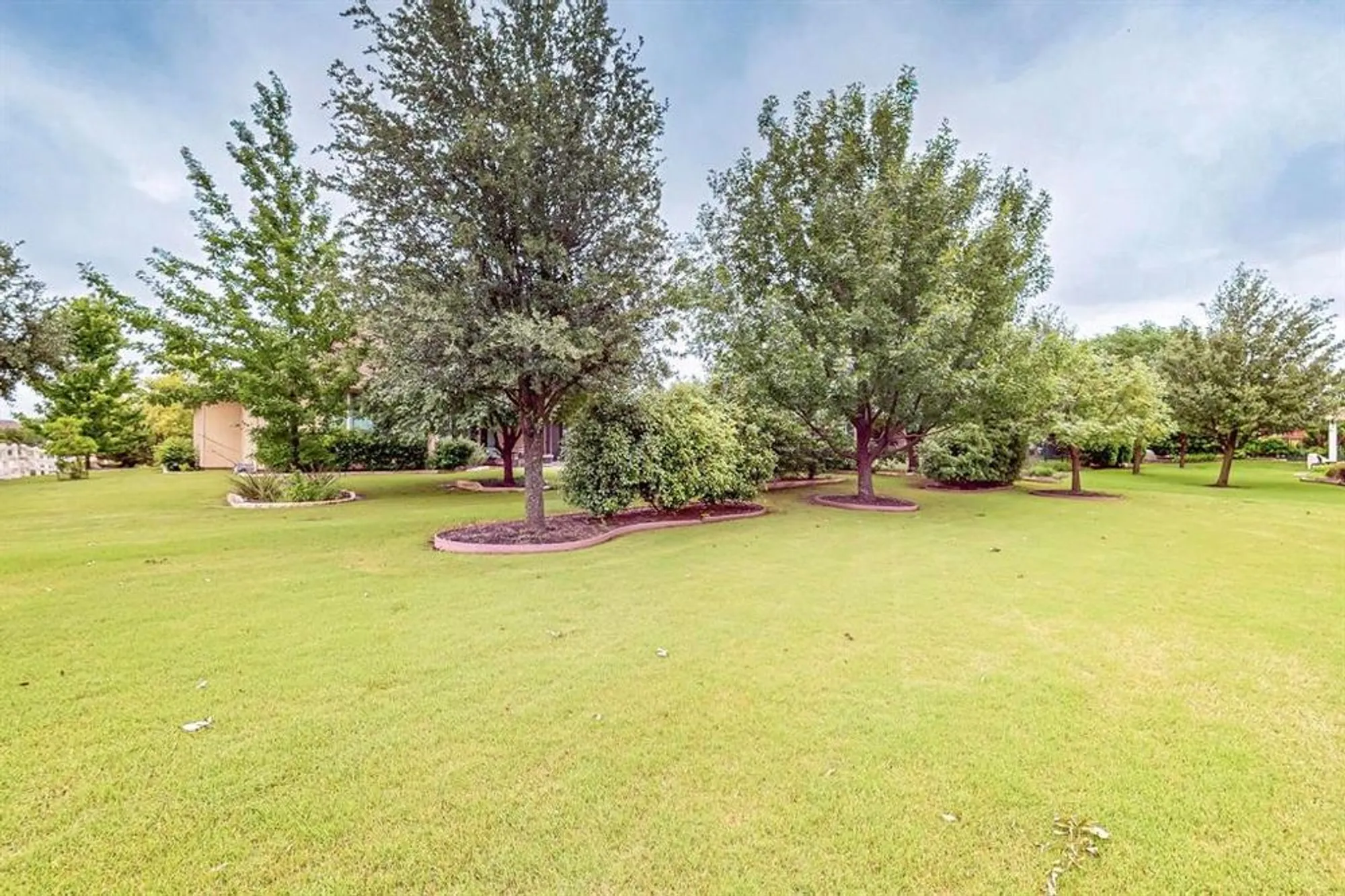 Property Slideshow image 7 of 38 | 11908 glenbrook st, Denton, TX, 76207