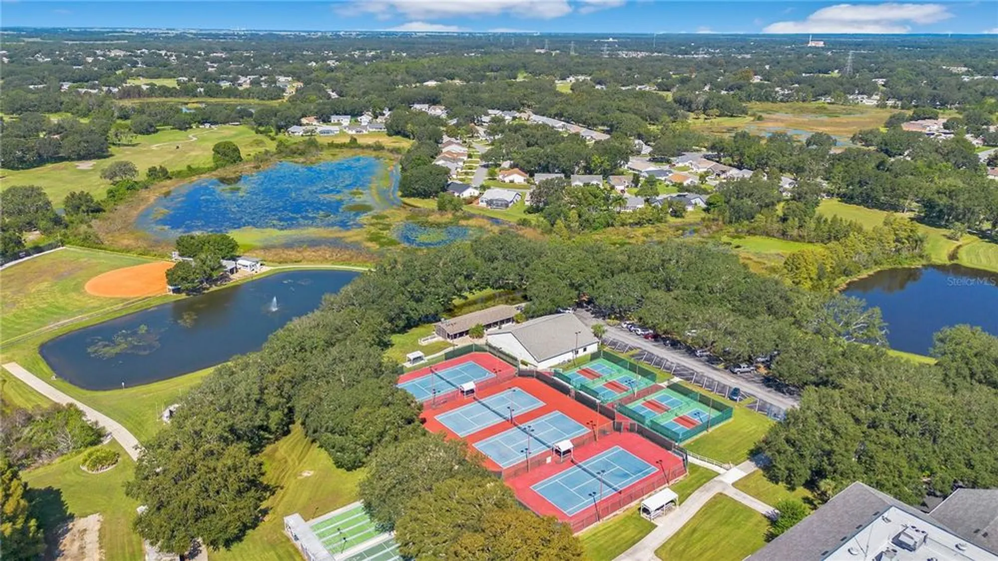 Property Slideshow image 38 of 39 | 25036 cranes roost cir, Leesburg, FL, 34748