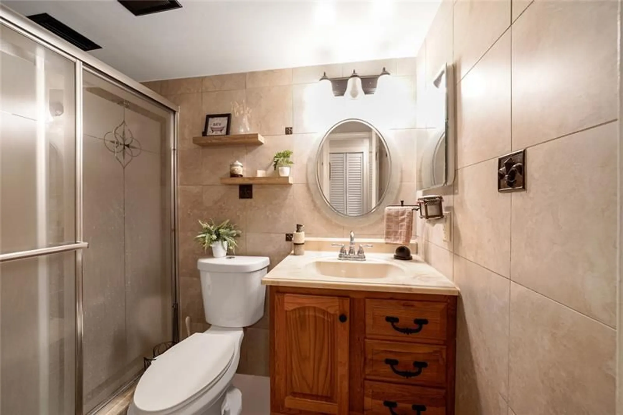 Property Slideshow image 24 of 51 | 551 nw 76th ter apt 208, Margate, FL, 33063