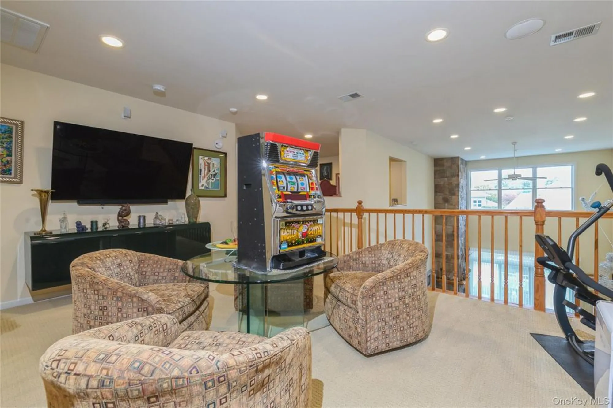 Property Slideshow image 17 of 44 | 95 cove ln, East Setauket, NY, 11733