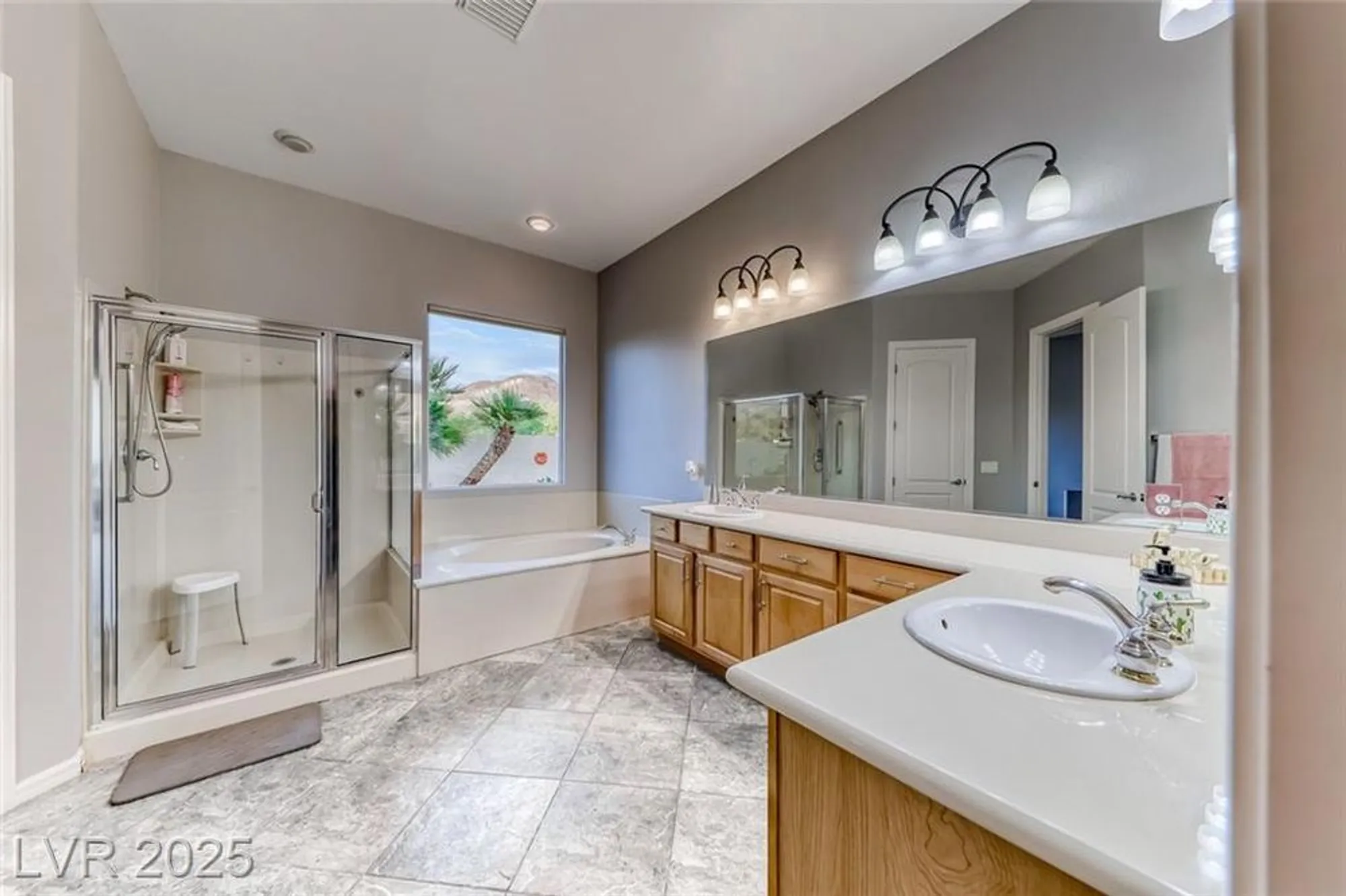 Property Slideshow image 35 of 67 | 2142 sandstone cliffs dr, Henderson, NV, 89044