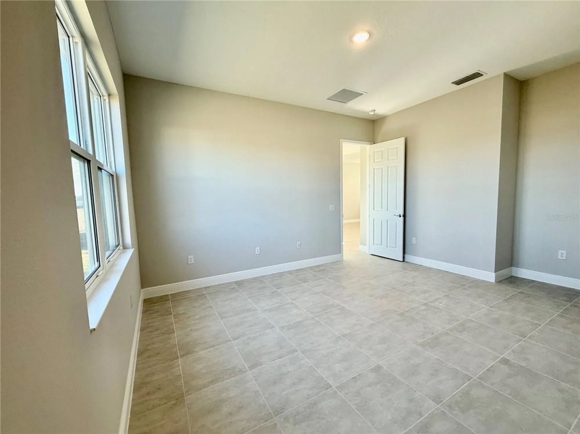 Property Slideshow image 18 of 52 | 8592 hempstead way, Mount Dora, FL, 32757