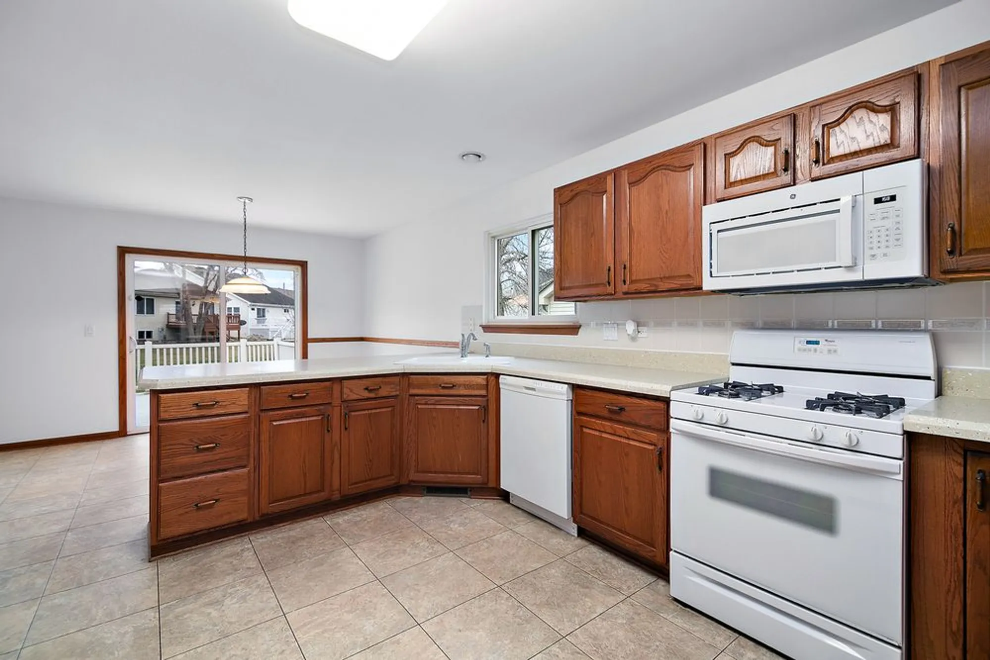 Property Slideshow image 6 of 38 | 21327 w redwood dr, Plainfield, IL, 60544