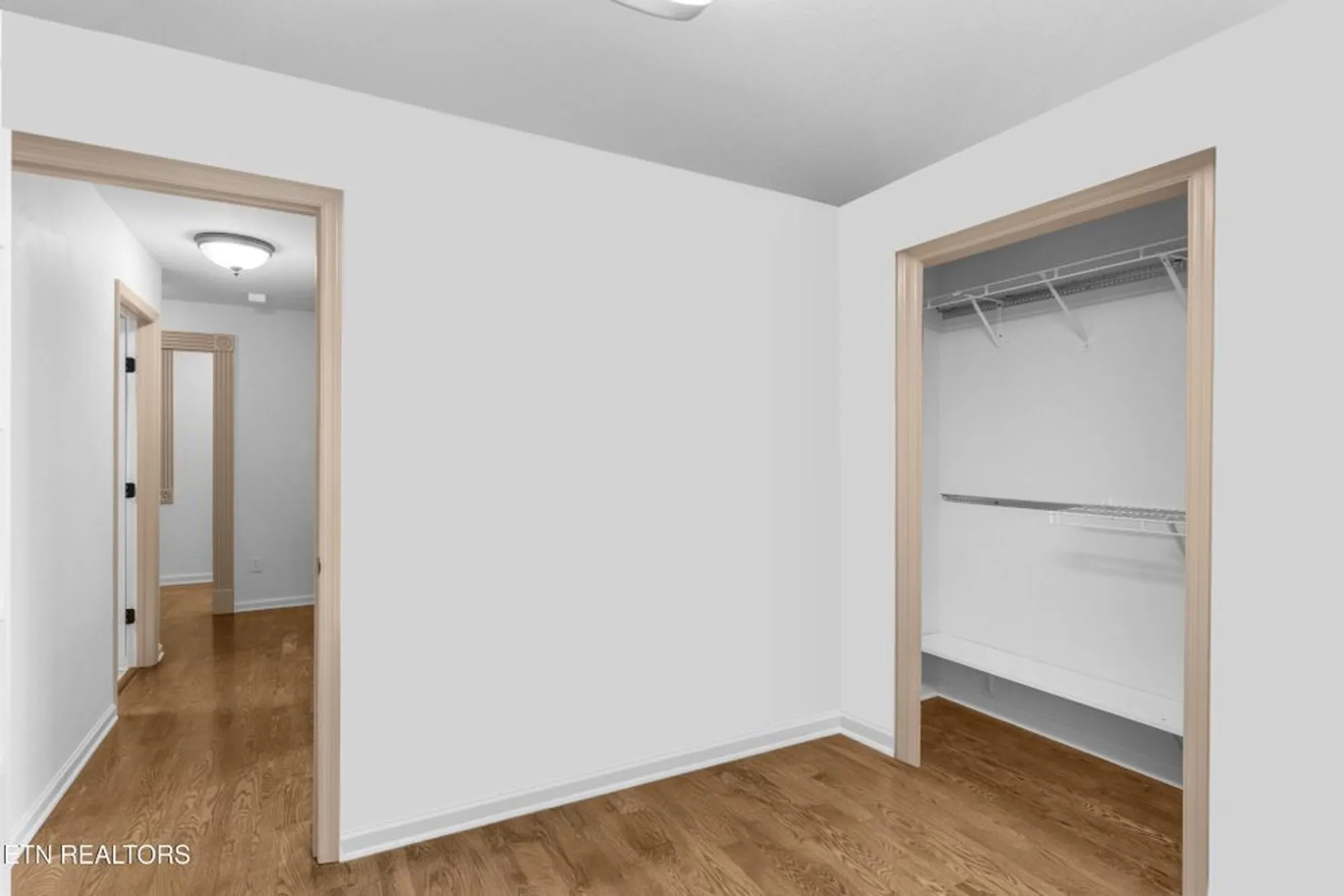 Property Slideshow image 30 of 60 | 407 tecumseh pt, Loudon, TN, 37774