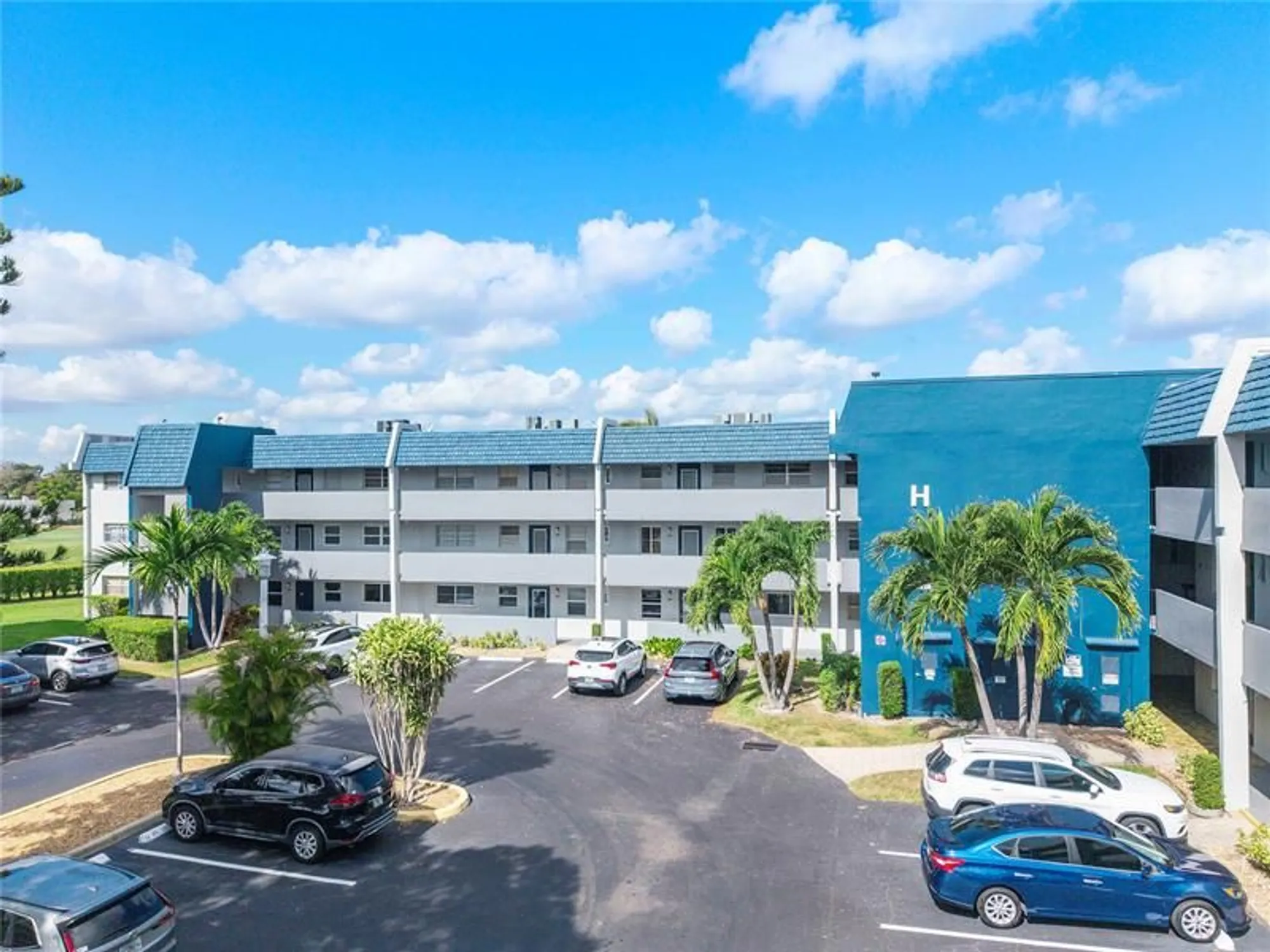 Property Slideshow image 28 of 31 | 7807 golf circle dr 211, Margate, FL, 33063