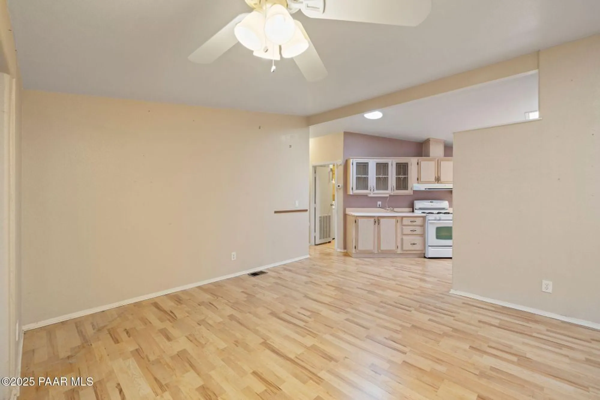 Property Slideshow image 7 of 36 | 944 n mountain hollow ct, Prescott, AZ, 86301