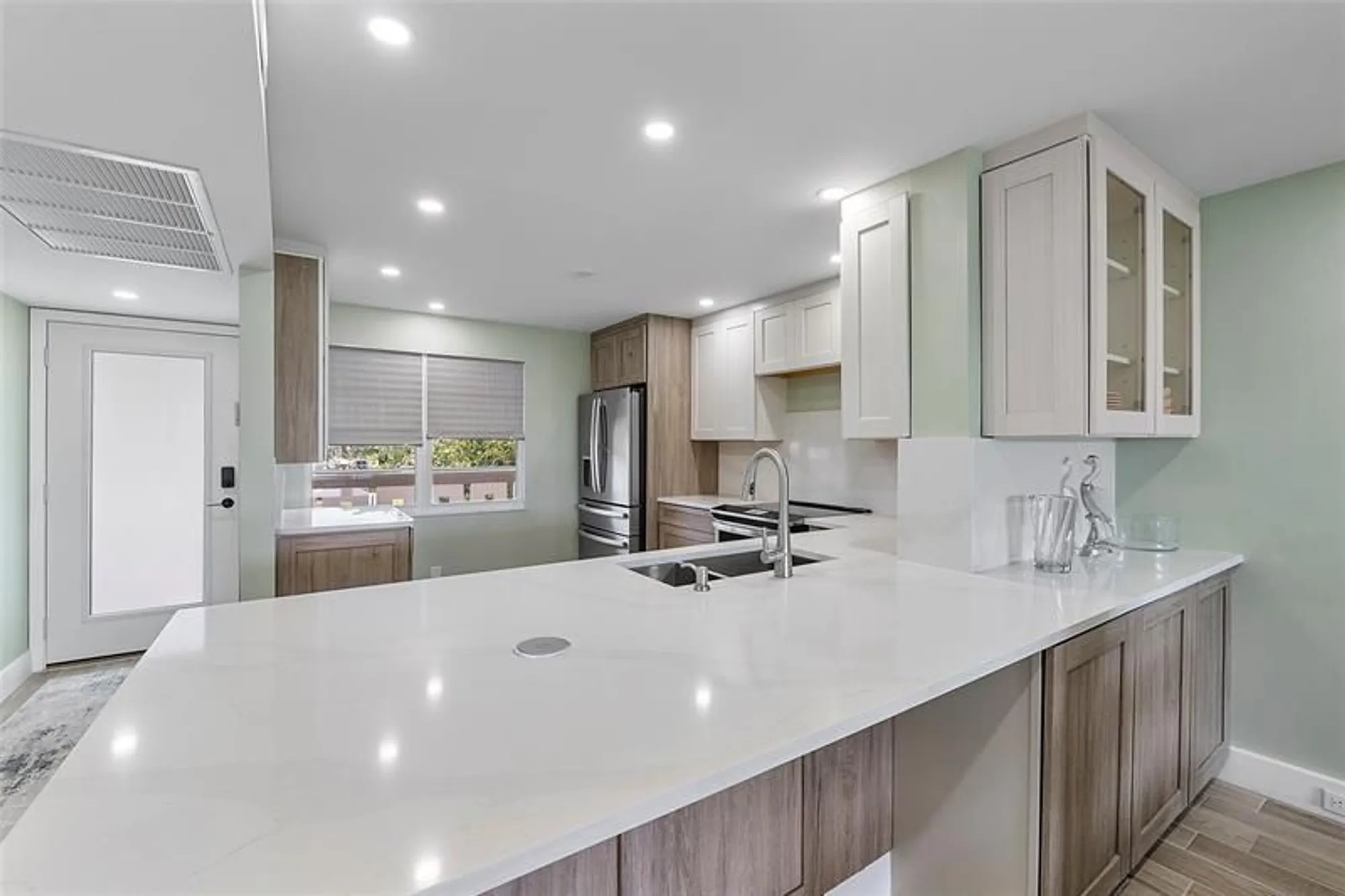 Property Slideshow image 7 of 34 | 3502 bimini ln b2, Coconut Creek, FL, 33066