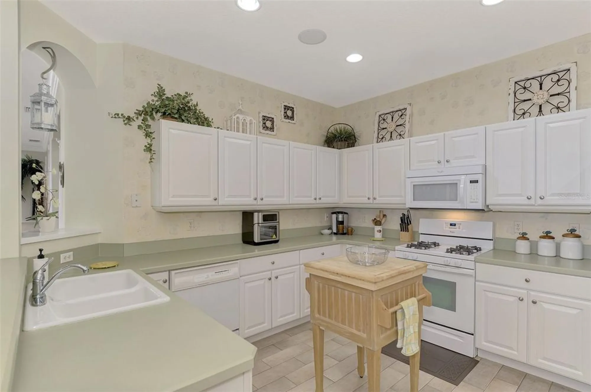 Property Slideshow image 21 of 51 | 4259 whispering oaks dr, North Port, FL, 34287