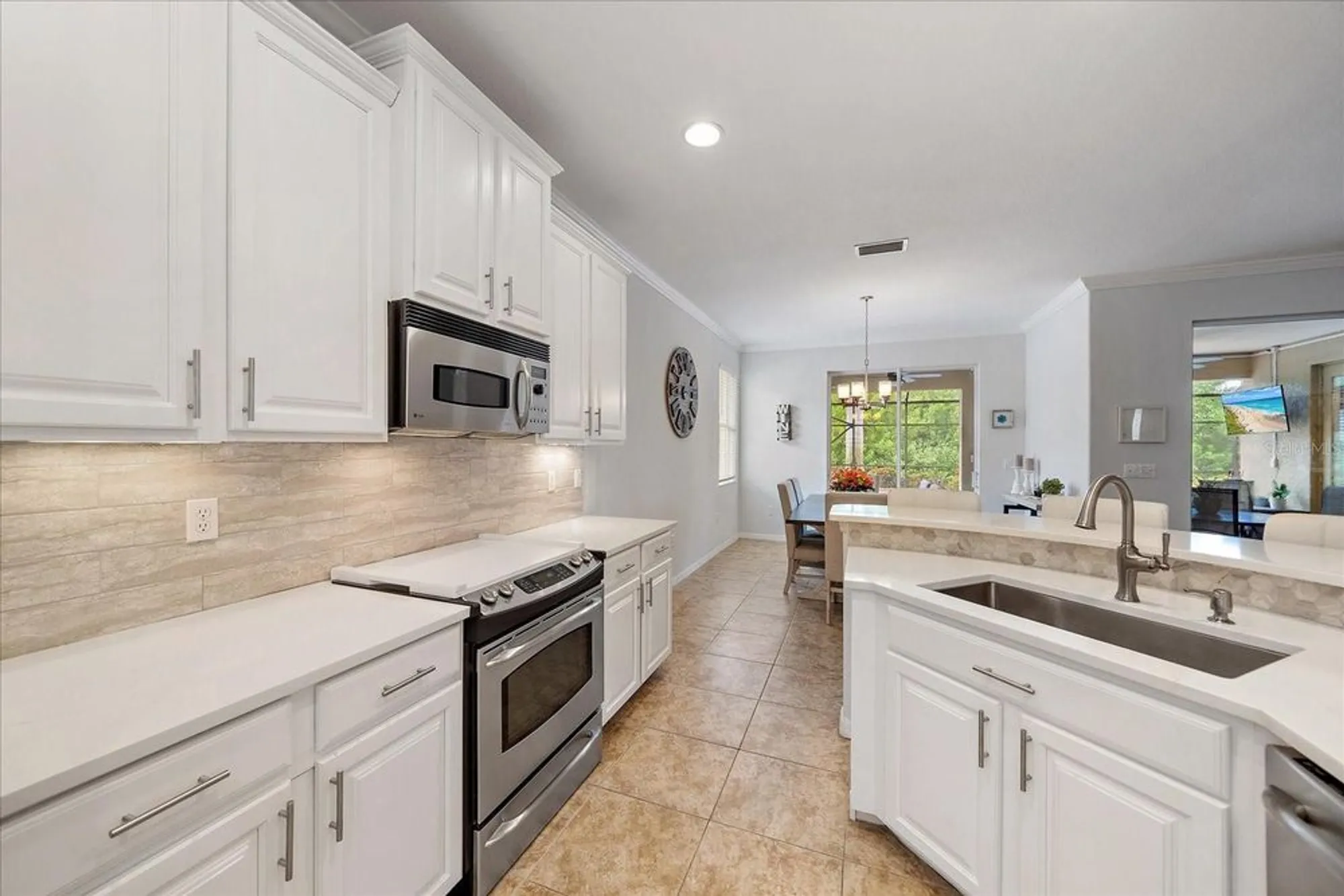 Property Slideshow image 11 of 46 | 131 river enclave ct, Bradenton, FL, 34212
