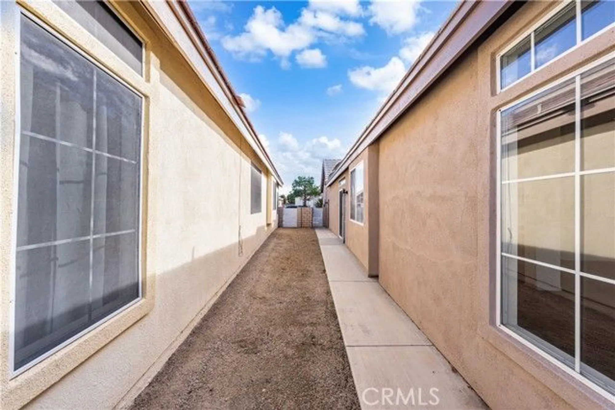 Property Slideshow image 44 of 60 | 19598 rolling green dr, Apple Valley, CA, 92308